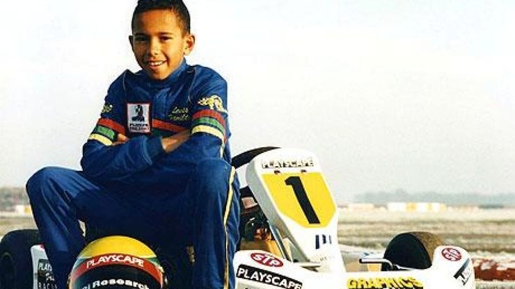 Lewis Hamilton - tay dua da mau dau tien cua giai dua F1 anh 2