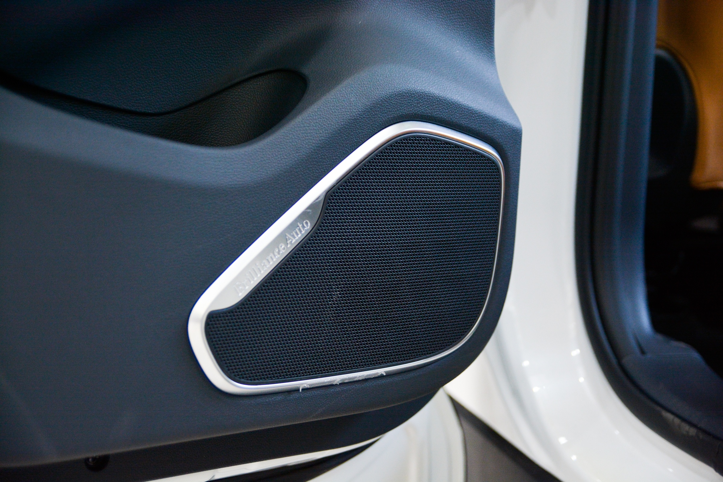 Cận cảnh Brilliance V7 tại VN ảnh 25 Can canh Brilliance V7 tai VN anh 25