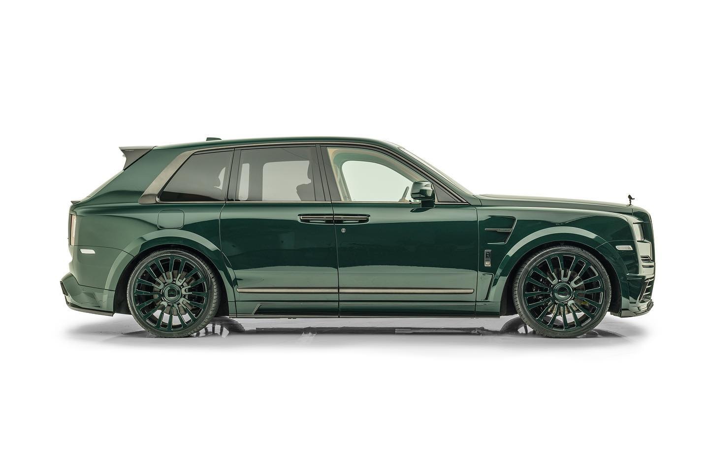 SUV Rolls-Royce Cullinan voi ban do 'Billionare' anh 1