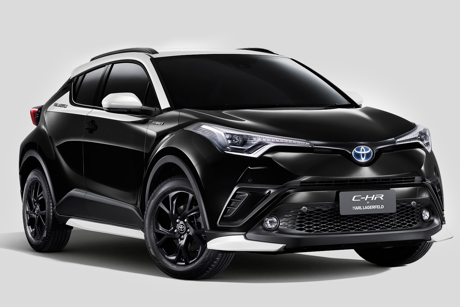 SUV co nho Toyota C-HR phien ban dac biet chi co 200 chiec hinh anh