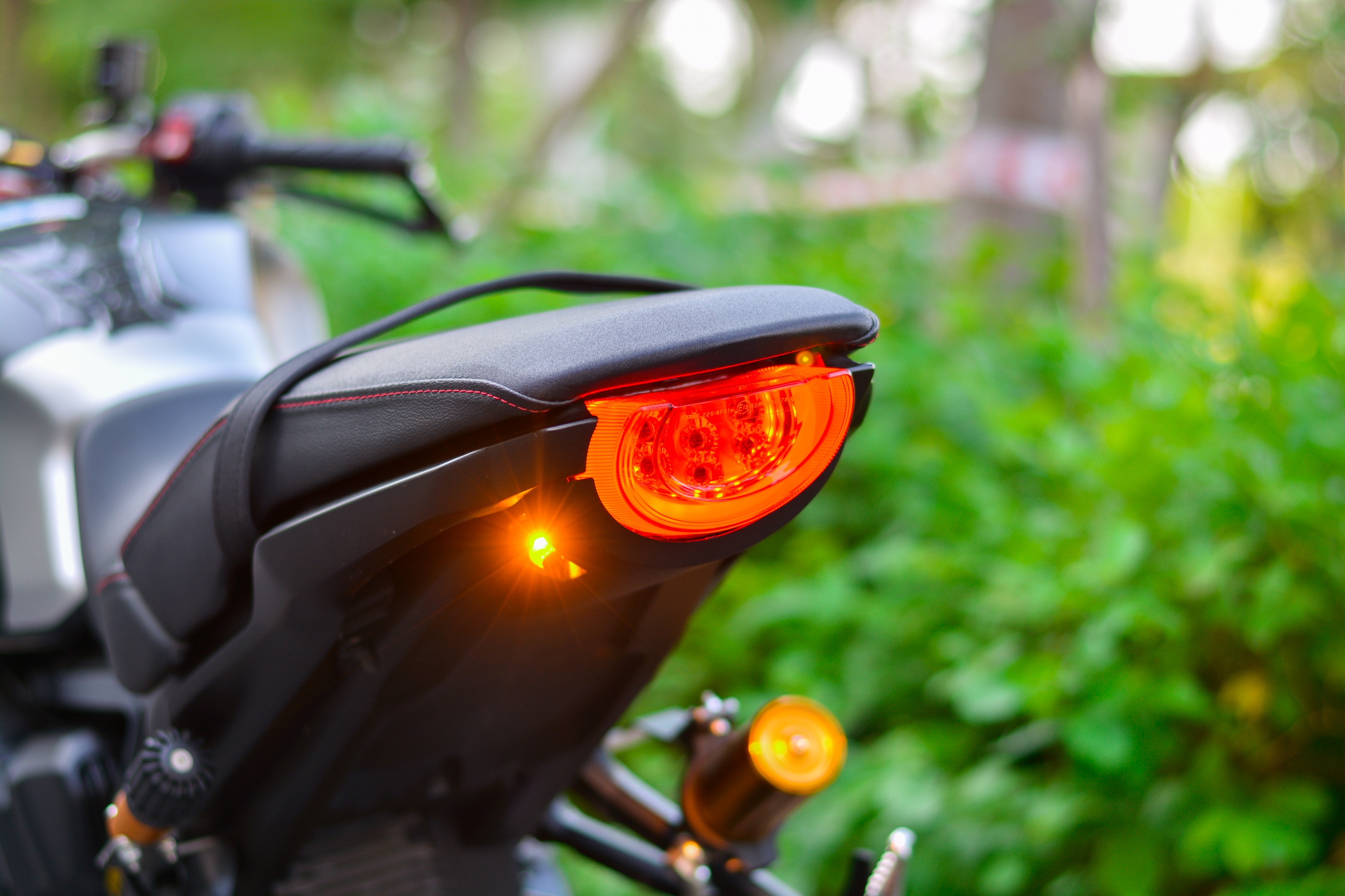 Honda CB1000R voi goi do 200 trieu anh 13