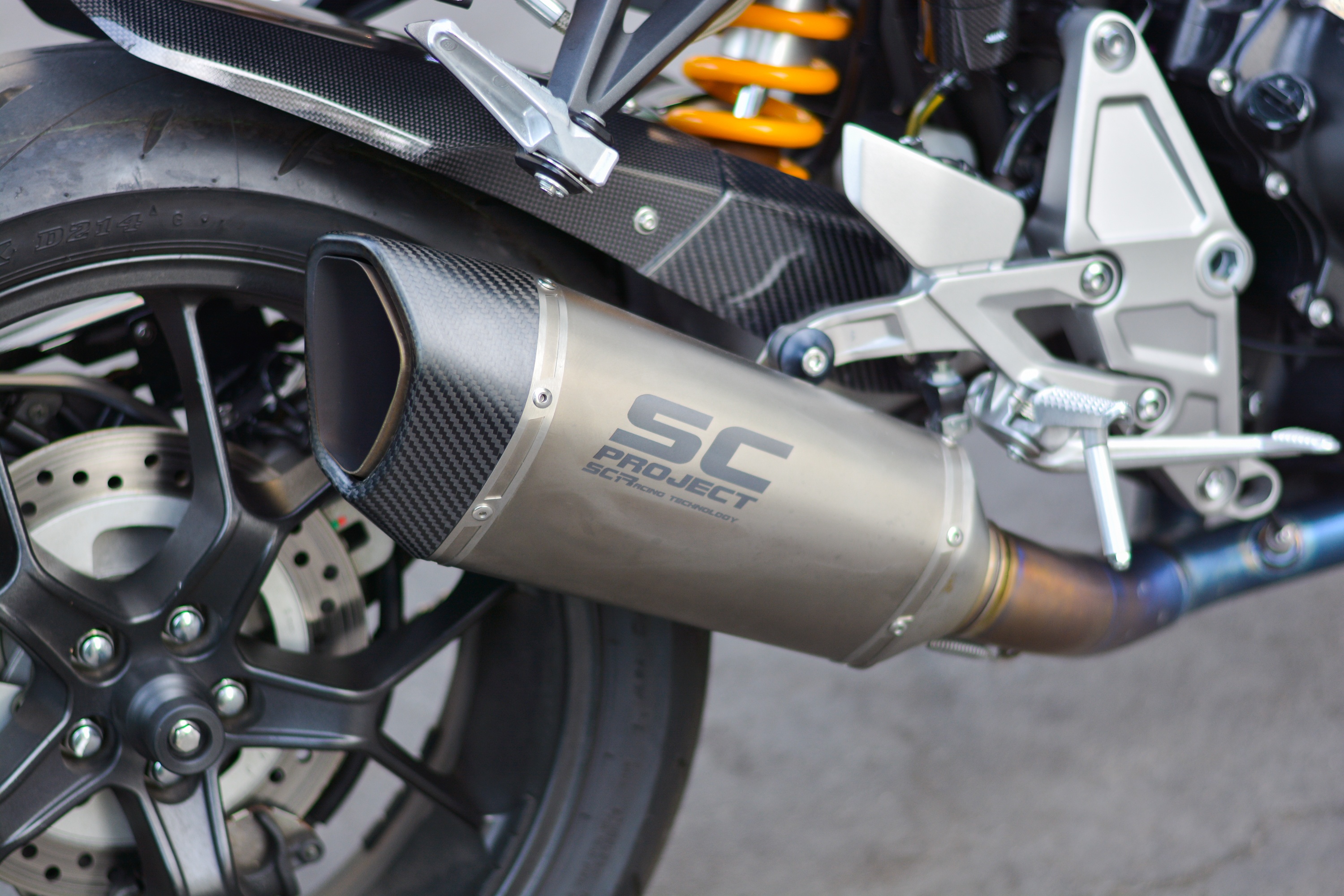 Honda CB1000R với gói độ 200 triệu ảnh 14 Honda CB1000R voi goi do 200 trieu anh 14