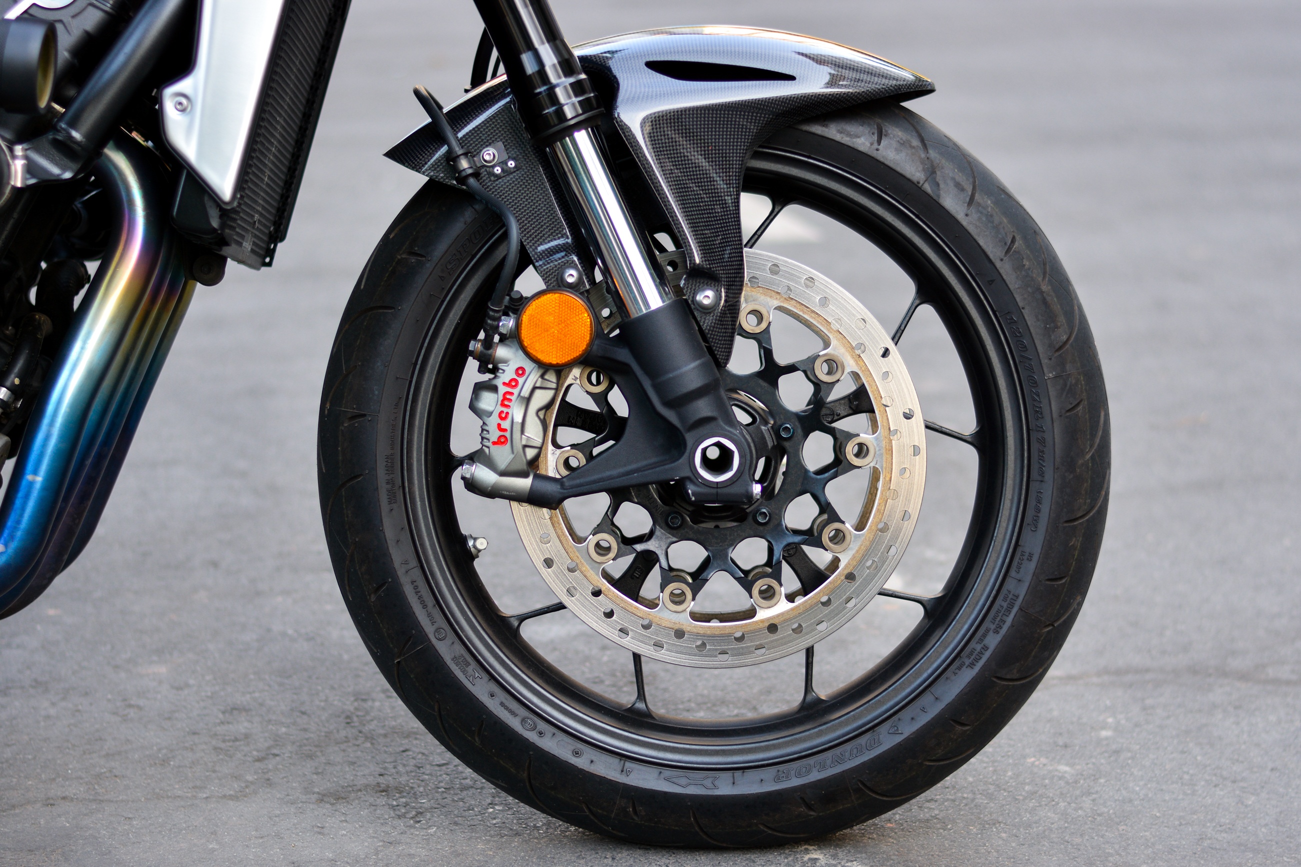 Honda CB1000R voi goi do 200 trieu anh 4