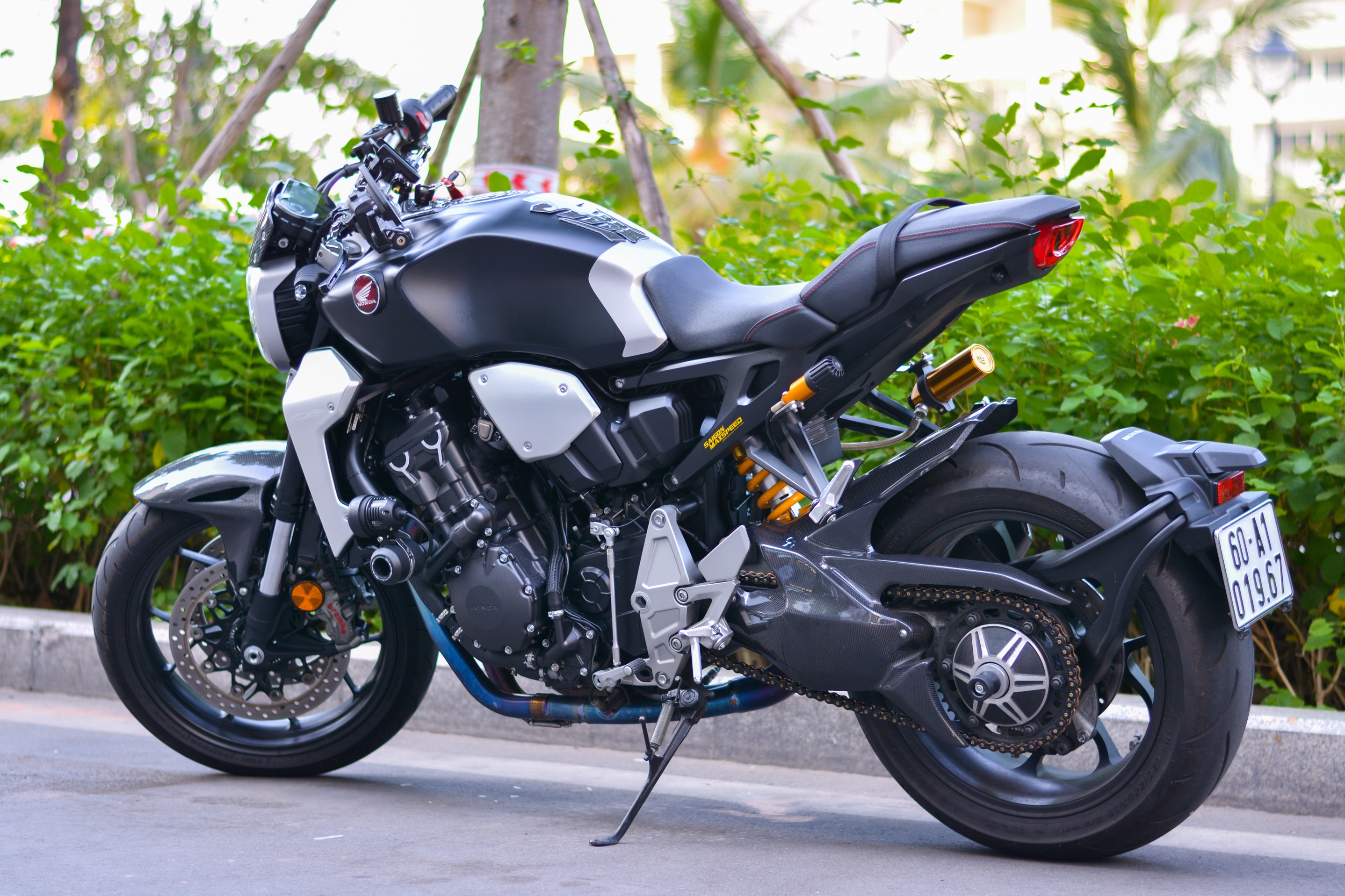 Honda CB1000R voi goi do 200 trieu anh 16
