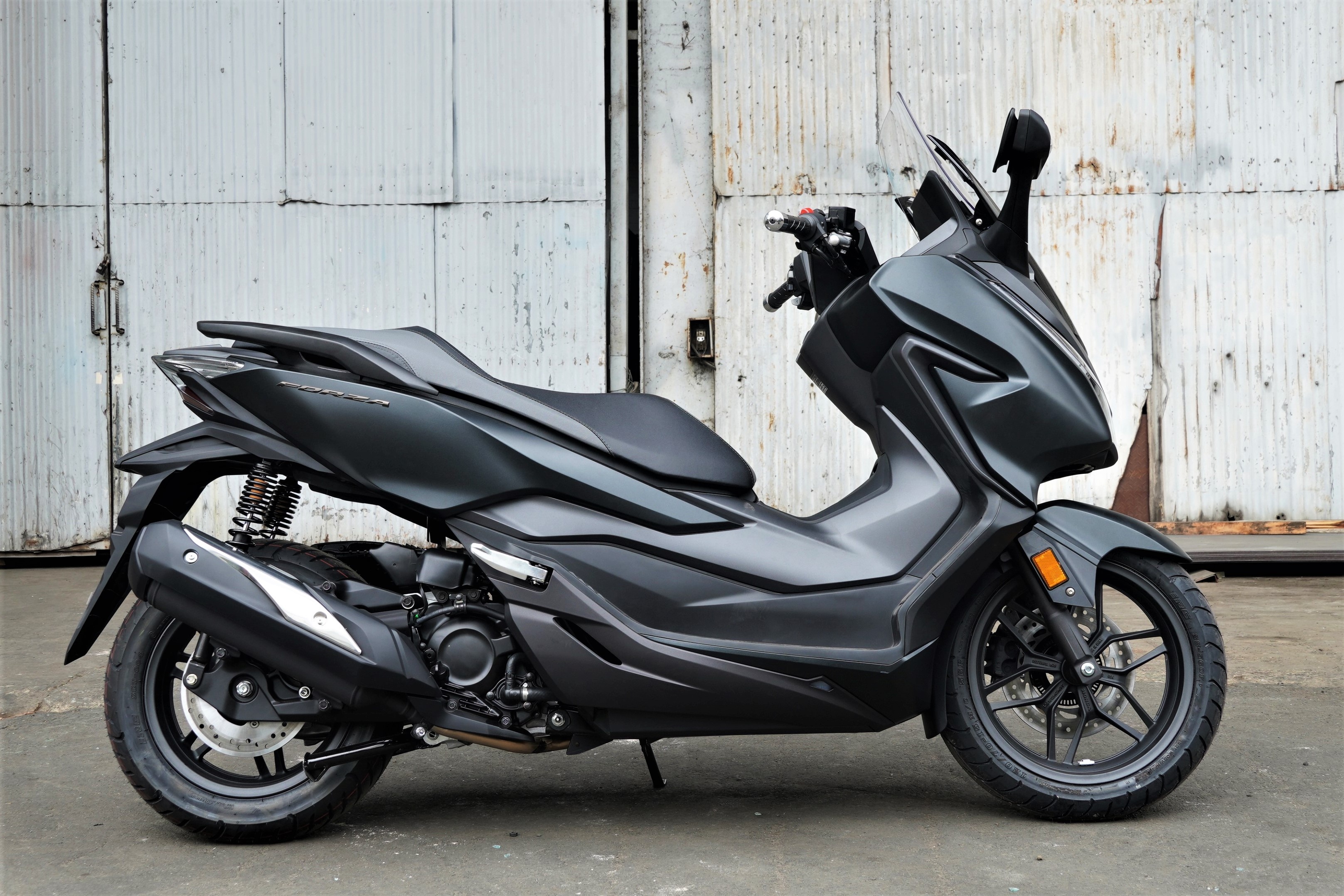 Honda Forza 300 cap ben VN anh 1