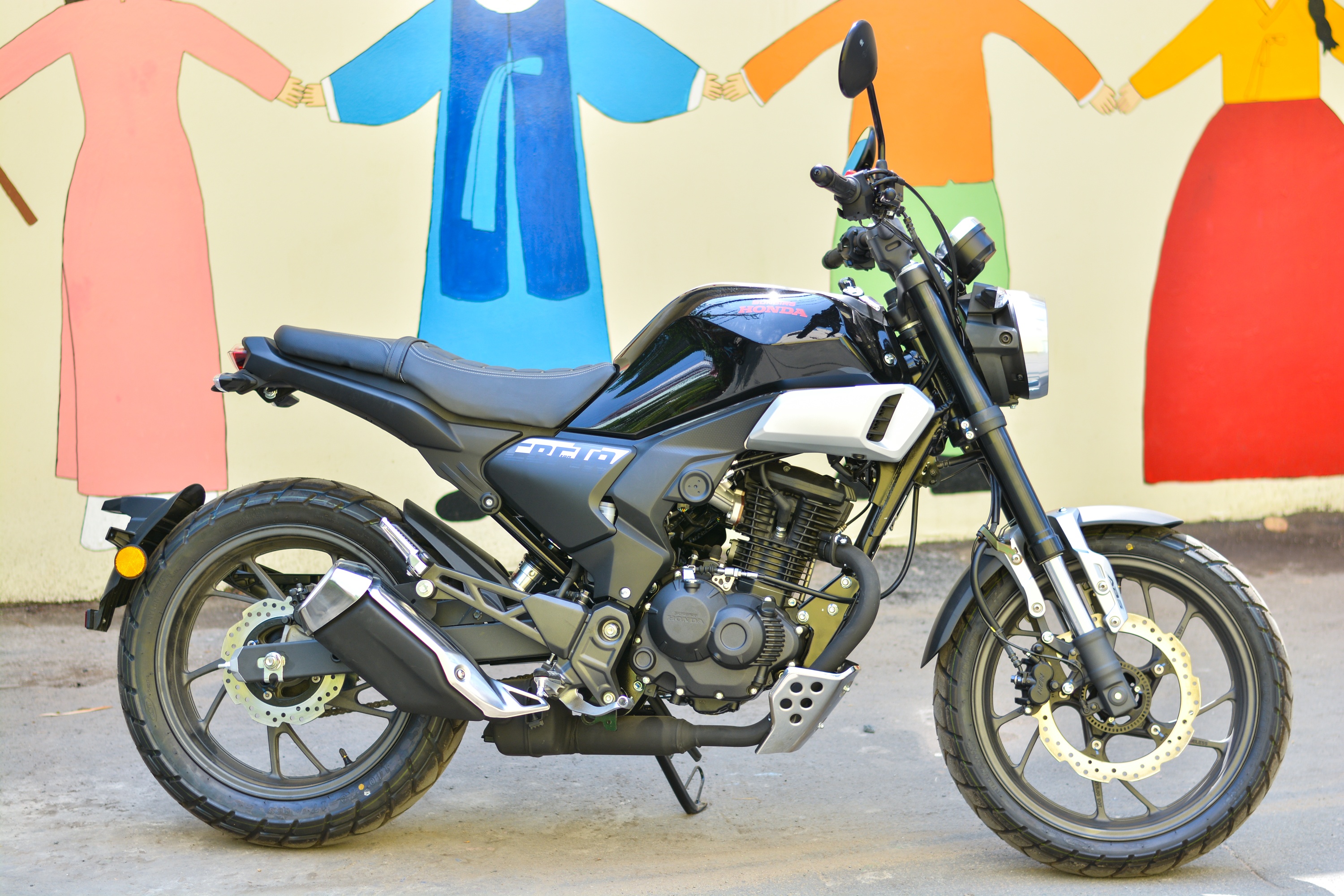 Honda CBF190TR cập bến VN  ảnh 2 Honda CBF190TR cap ben VN anh 2