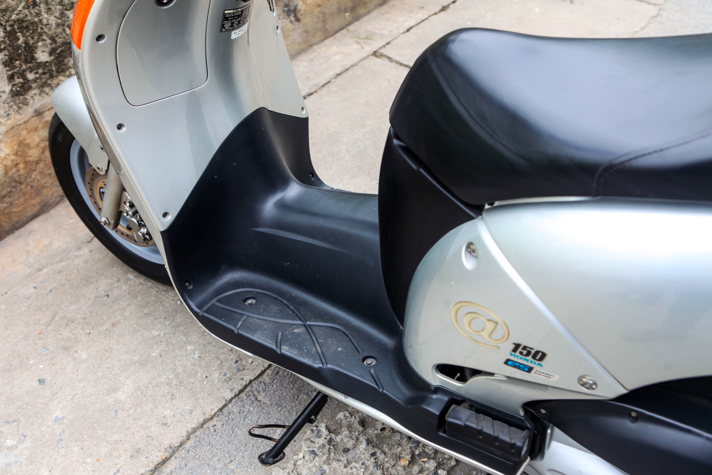 Chi tiet Honda @ 150 doi dau anh 20