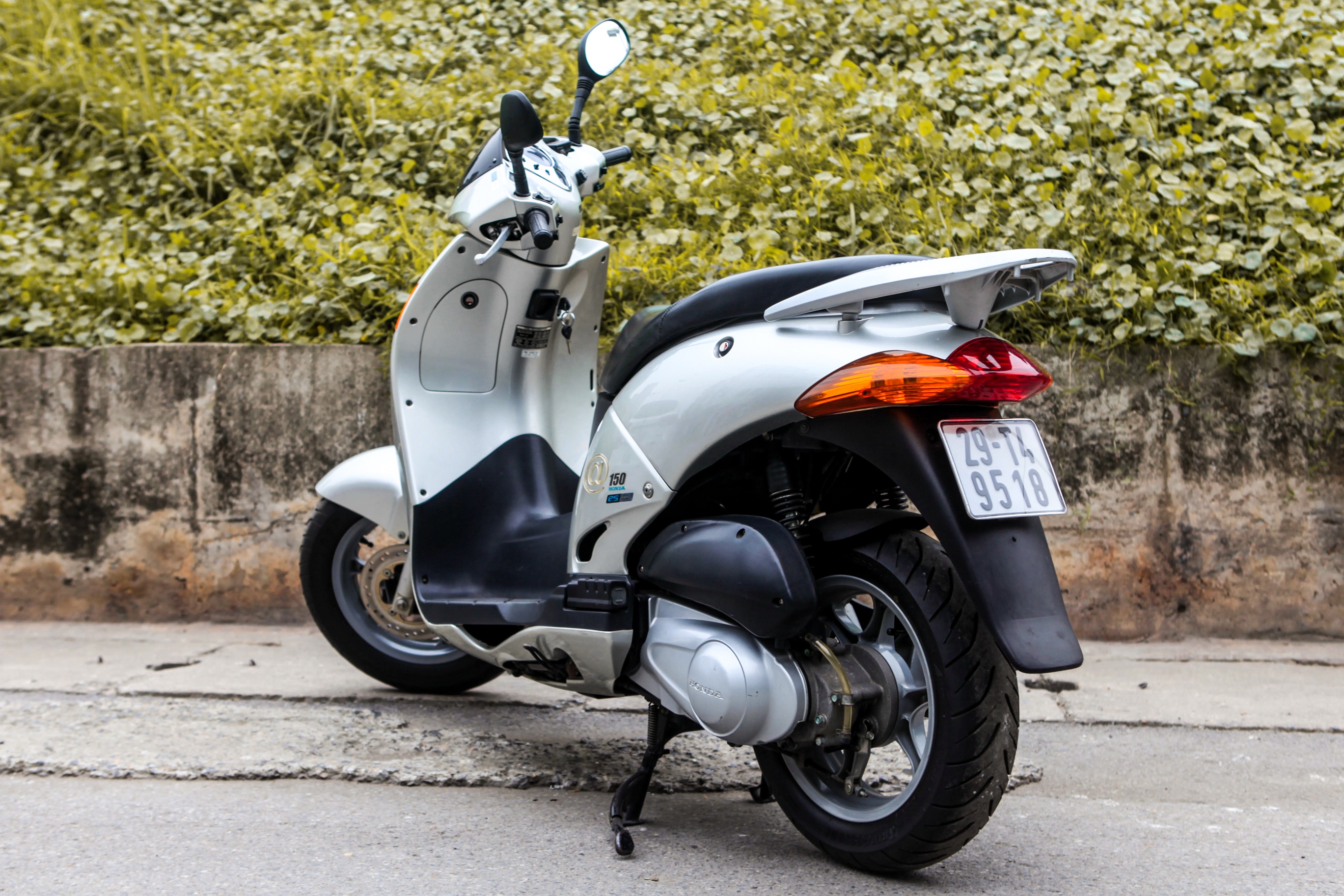Chi tiet Honda @ 150 doi dau anh 7