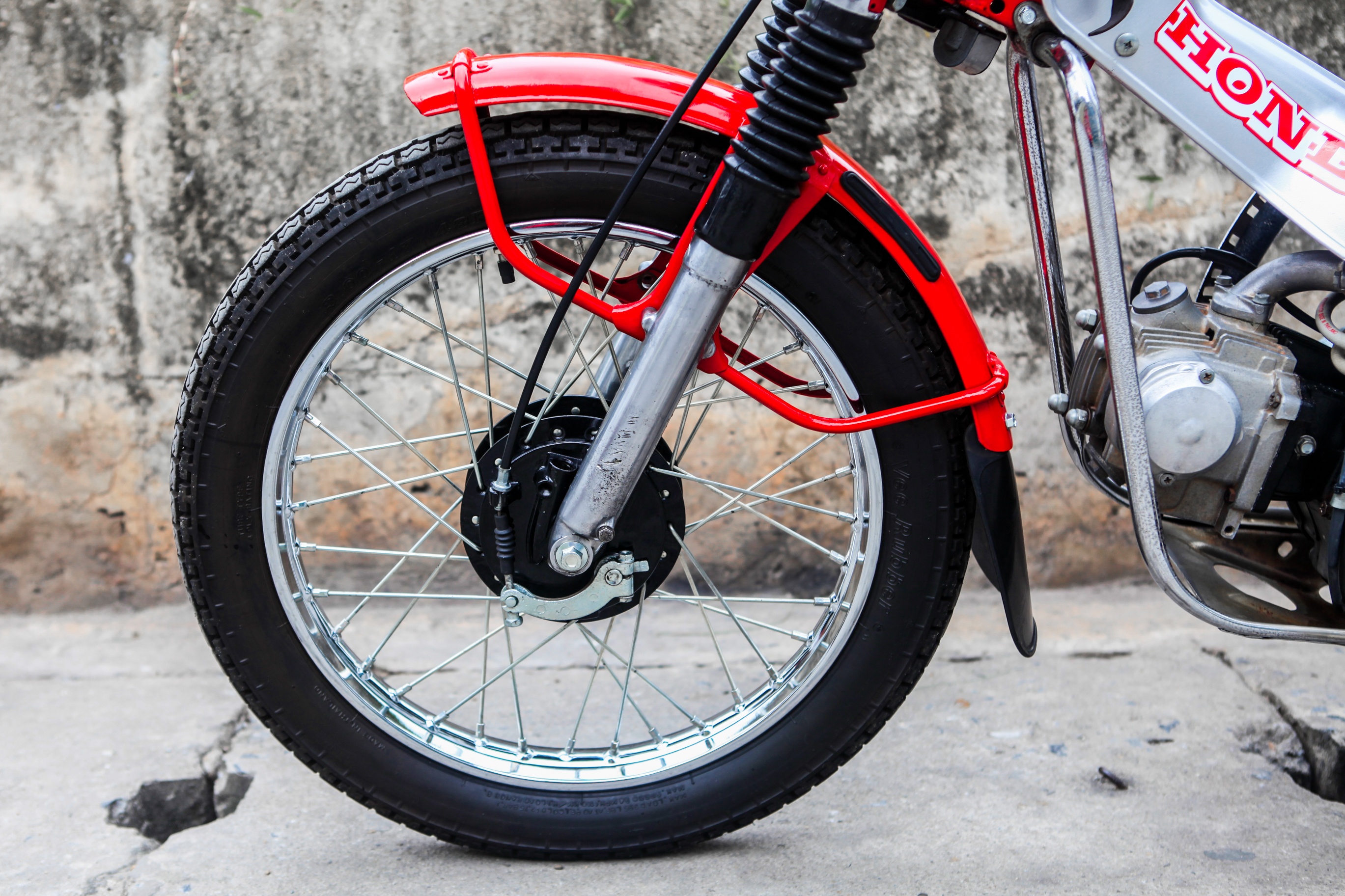 Can canh hang hiem Honda CT110 tai Viet Nam anh 4