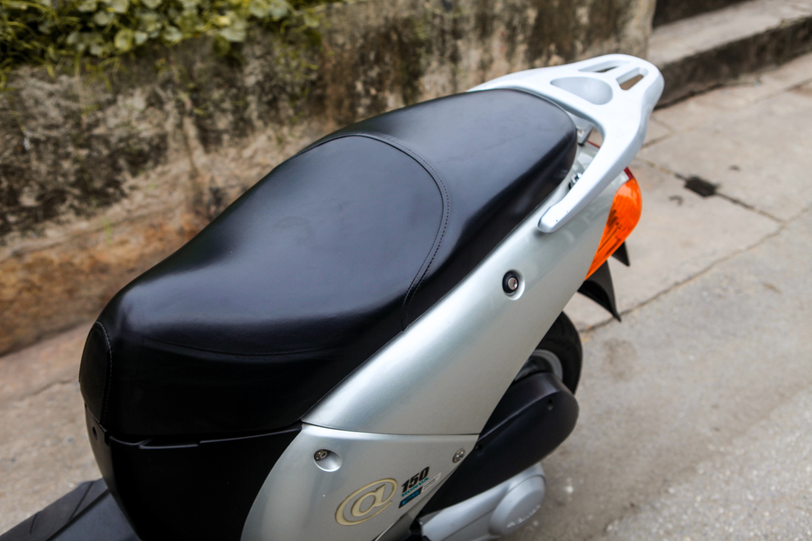 Chi tiet Honda @ 150 doi dau anh 17