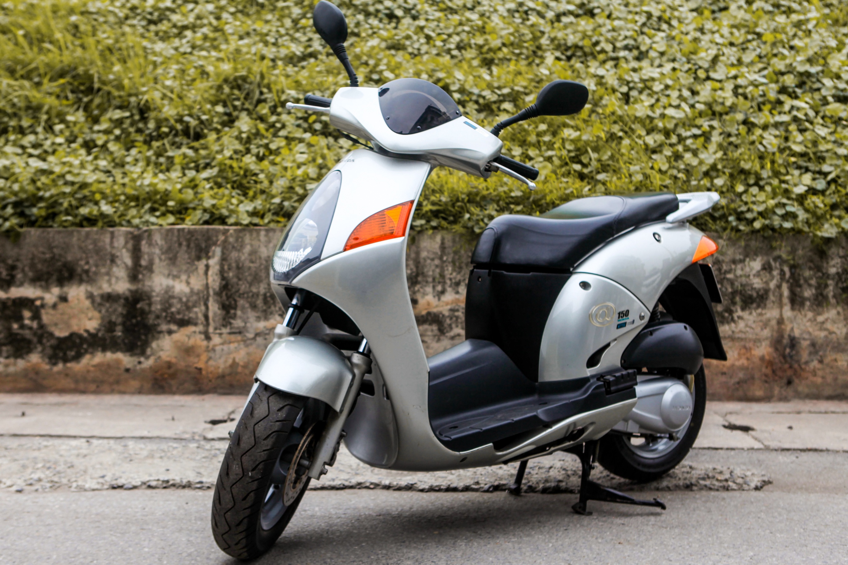 Chi tiet Honda @ 150 doi dau anh 2