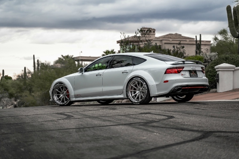 Audi RS7 với gói độ thân rộng rao bán giá gần 100.000 USD ảnh 2 Audi RS7 voi goi do than rong rao ban gia gan 100.000 USD anh 2