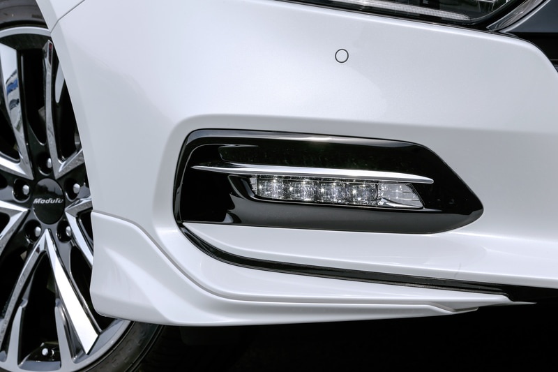 Honda Accord có thêm phụ kiện độ xe chính hãng ảnh 3 Honda Accord co them phu kien do xe chinh hang anh 3