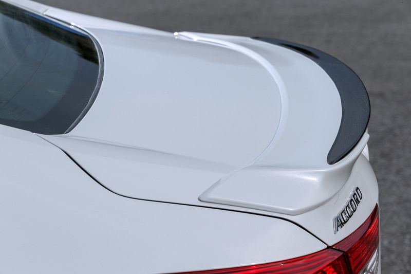 Honda Accord có thêm phụ kiện độ xe chính hãng ảnh 6 Honda Accord co them phu kien do xe chinh hang anh 6