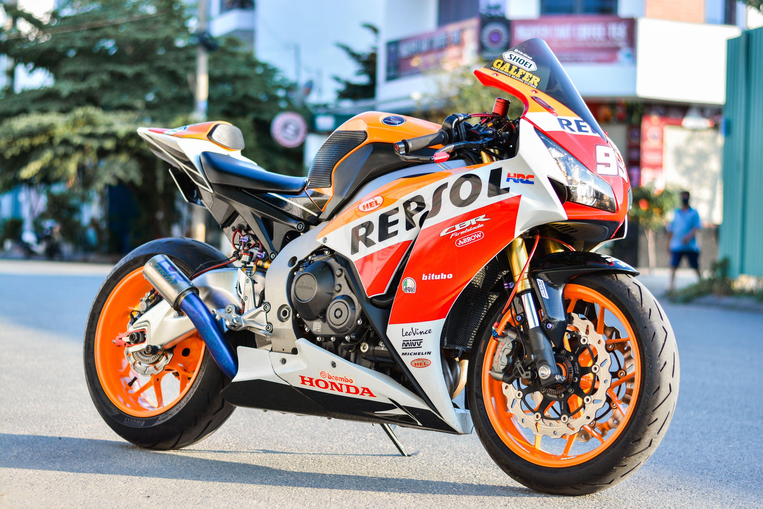 Honda CBR1000RR voi goi do tram trieu anh 16