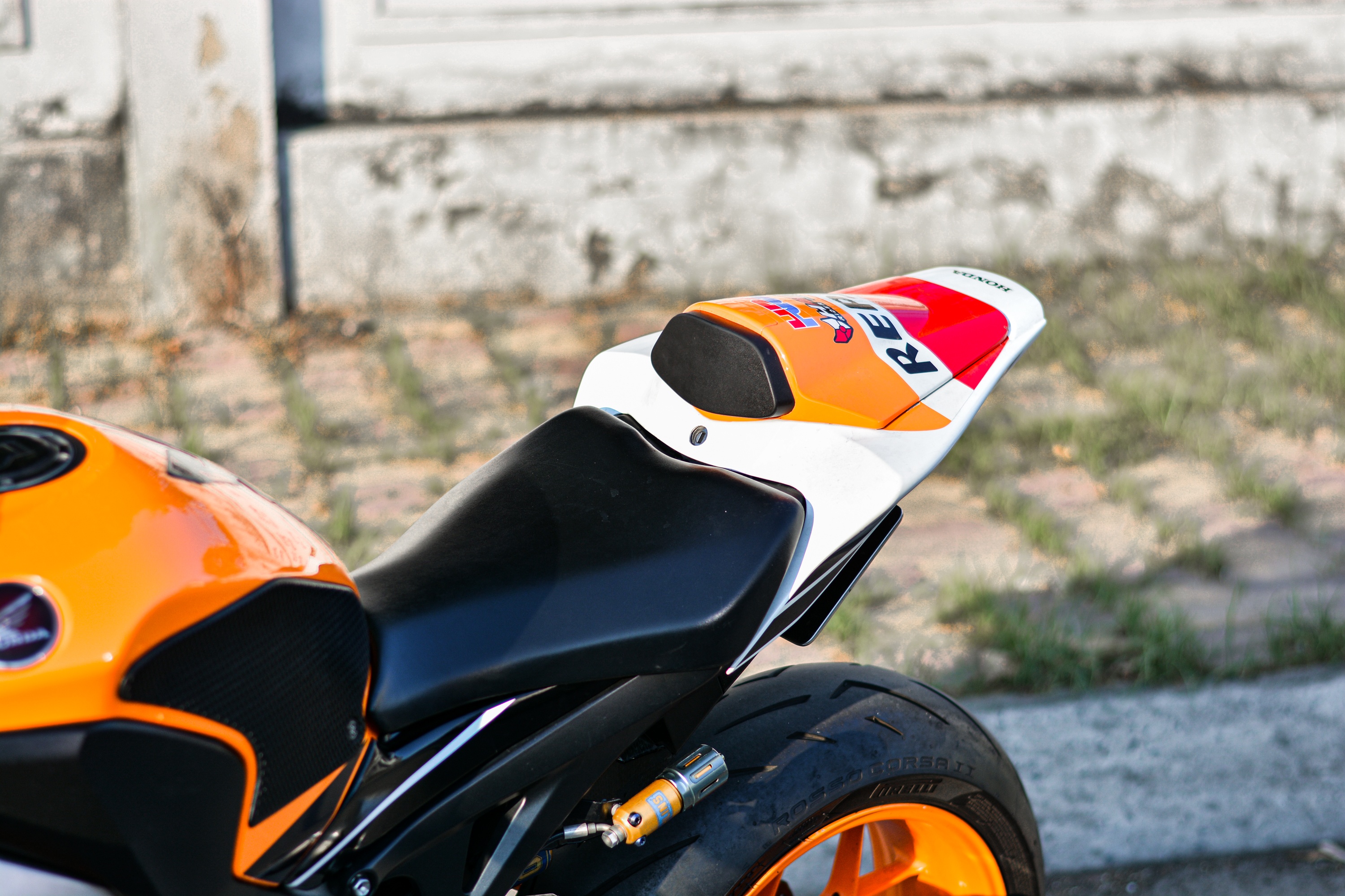 Honda CBR1000RR voi goi do tram trieu anh 8