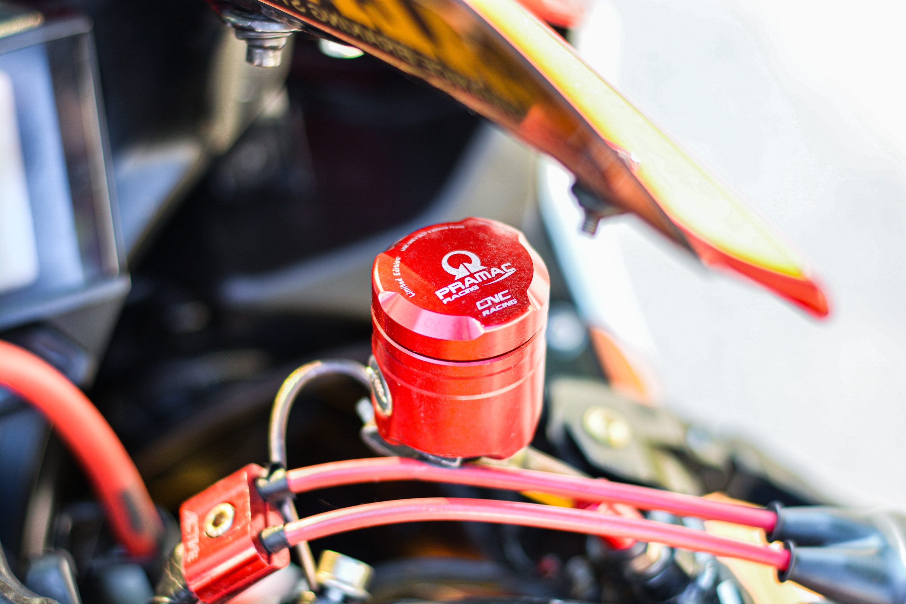 Honda CBR1000RR voi goi do tram trieu anh 18