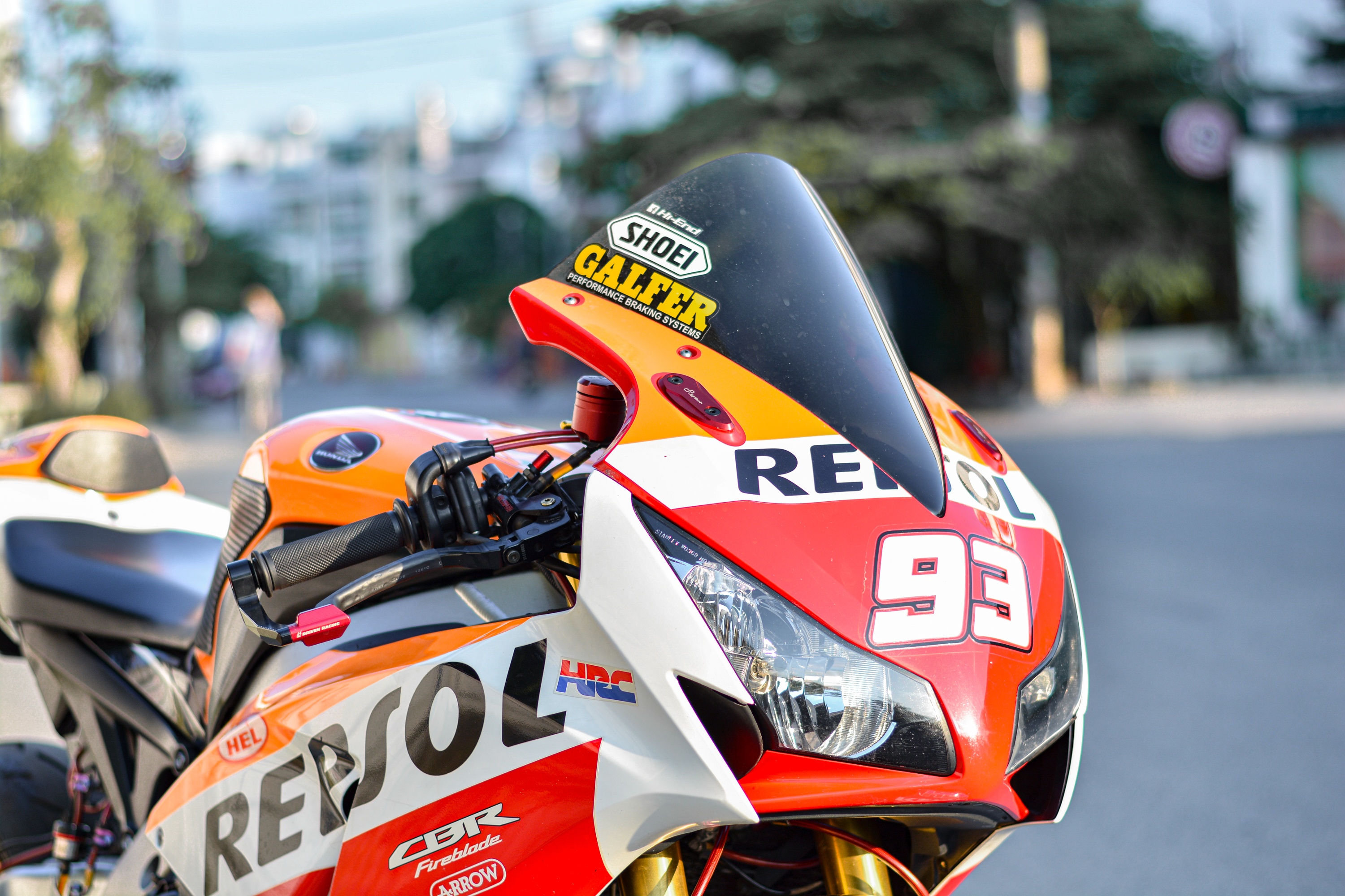 Honda CBR1000RR voi goi do tram trieu anh 4