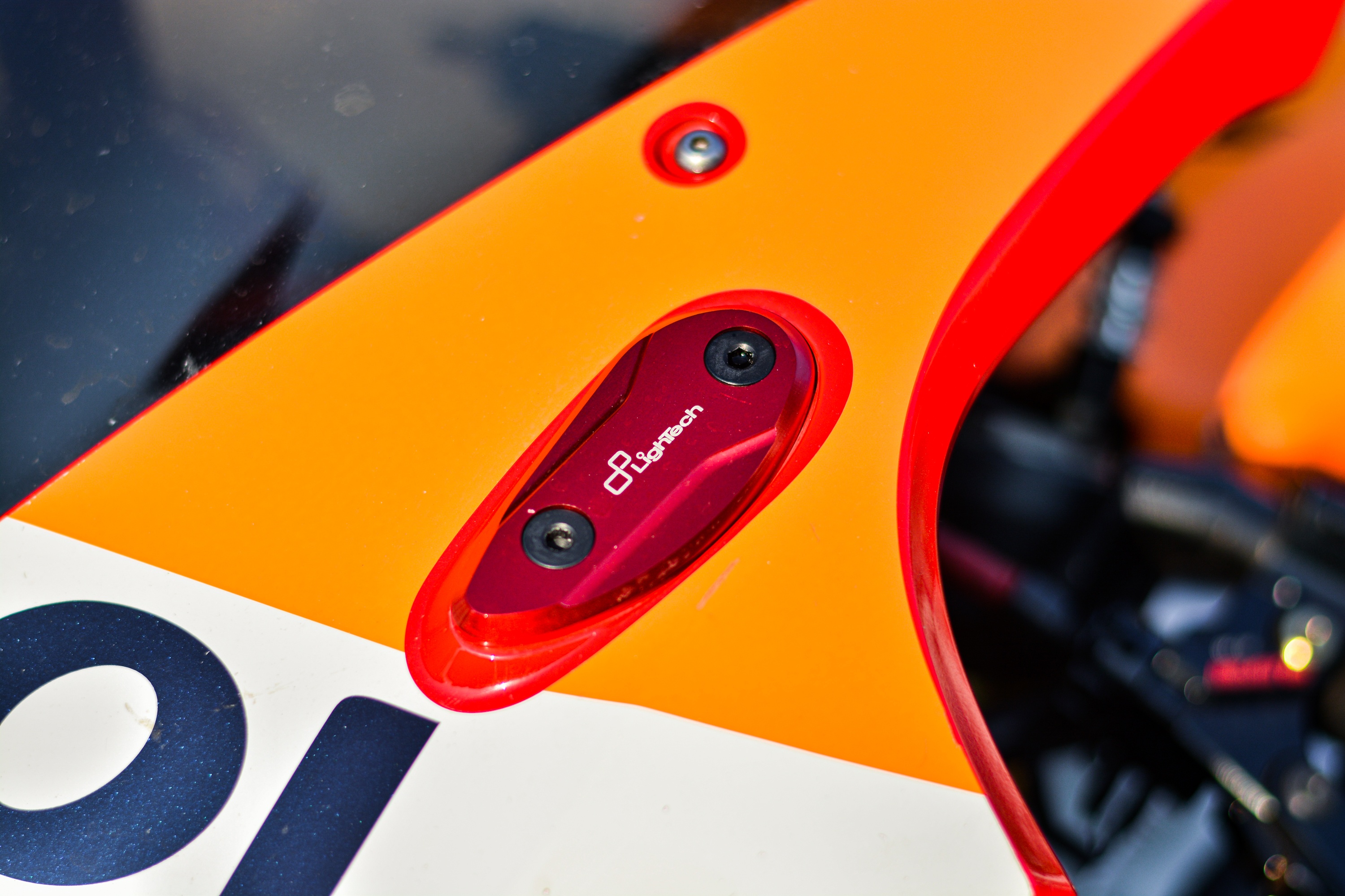 Honda CBR1000RR voi goi do tram trieu anh 5