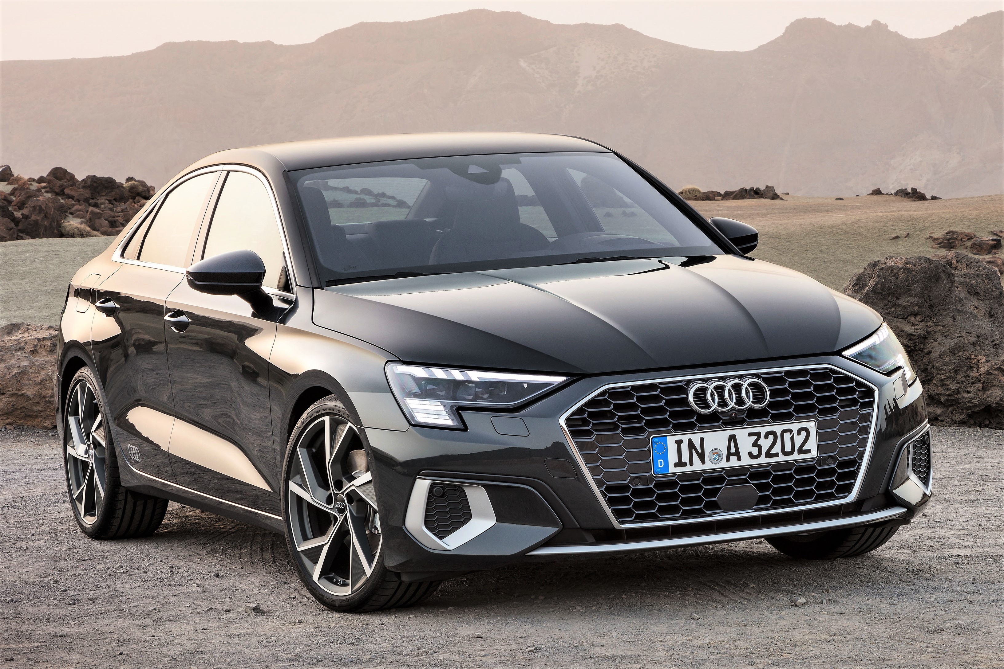 Ra mat Audi A3 sedan the he moi - nang cap thiet ke va cong nghe hinh anh