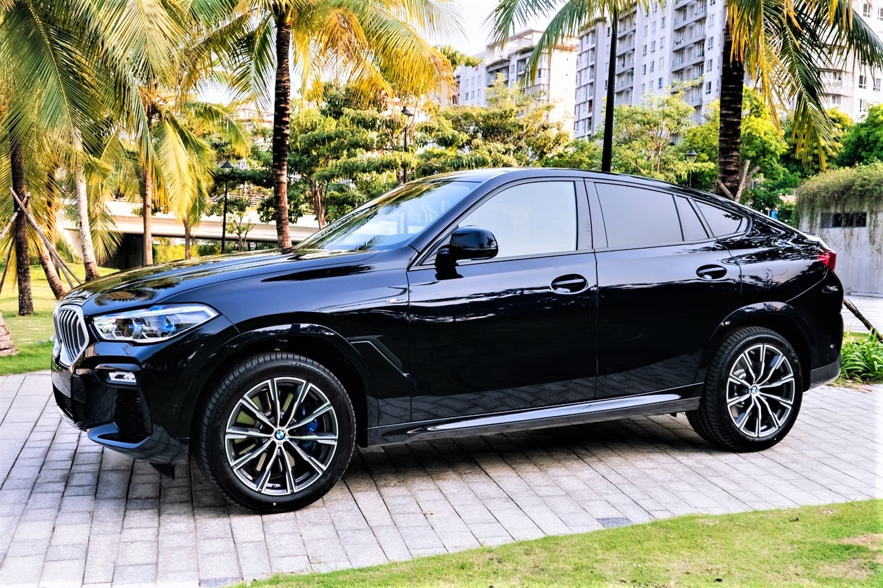 So sanh BMW X6 Viet Nam va Malaysia - khac nhau ve trang bi, gia ban hinh anh