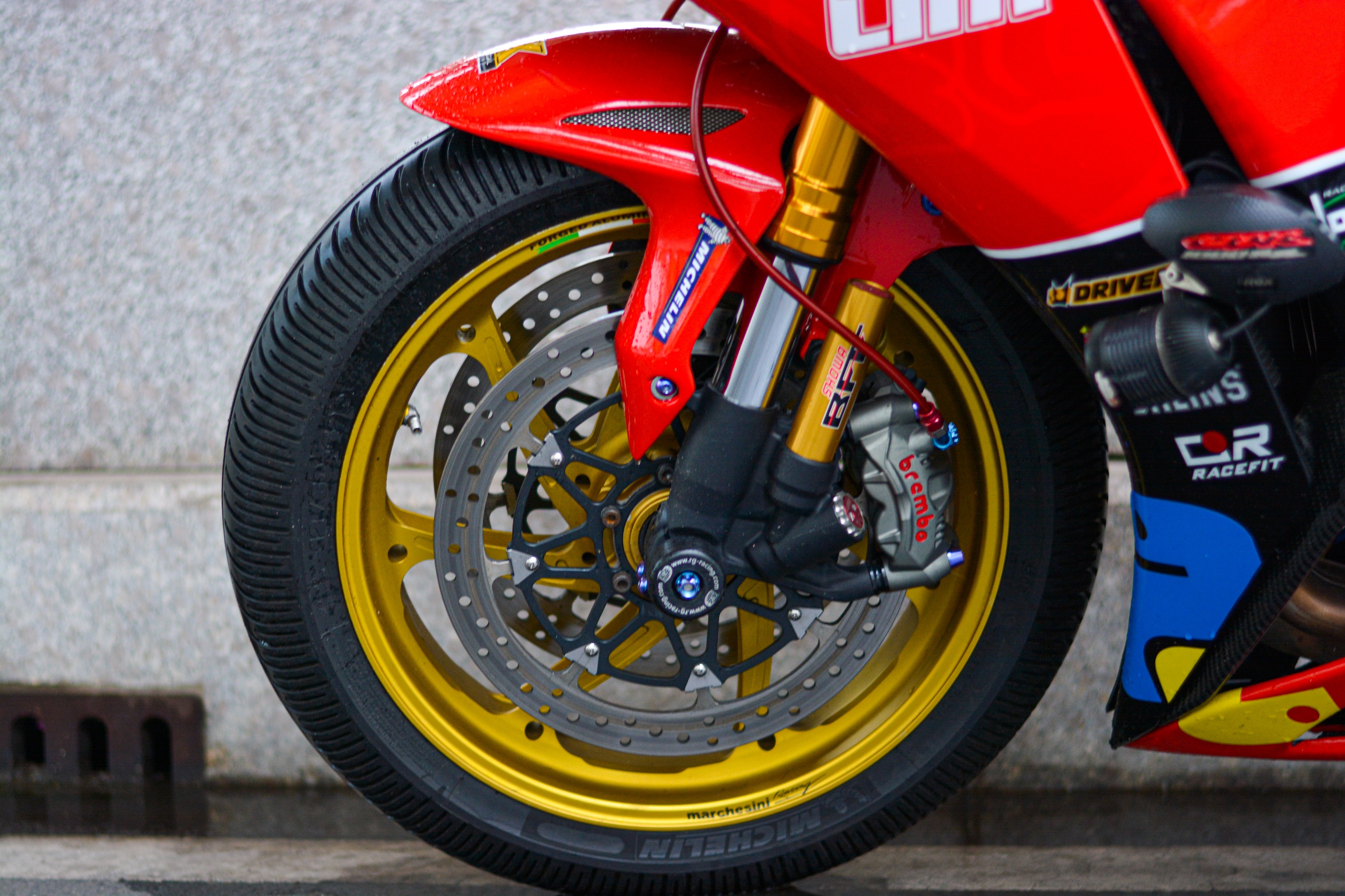 Honda CBR1000RR cùng loạt đồ chơi đắt tiền ảnh 5 Honda CBR1000RR cung loat do choi dat tien anh 5