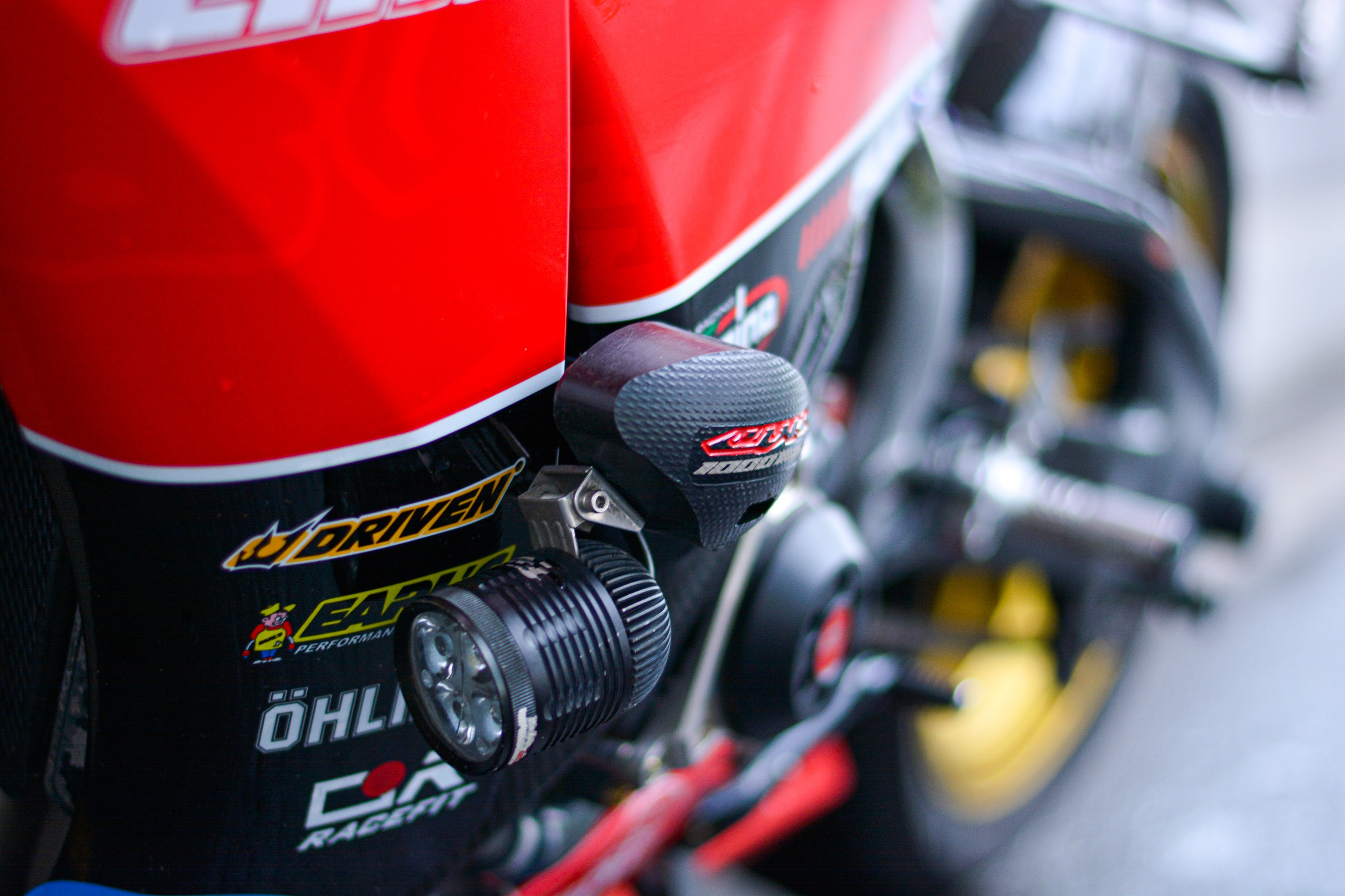 Honda CBR1000RR cùng loạt đồ chơi đắt tiền ảnh 11 Honda CBR1000RR cung loat do choi dat tien anh 11