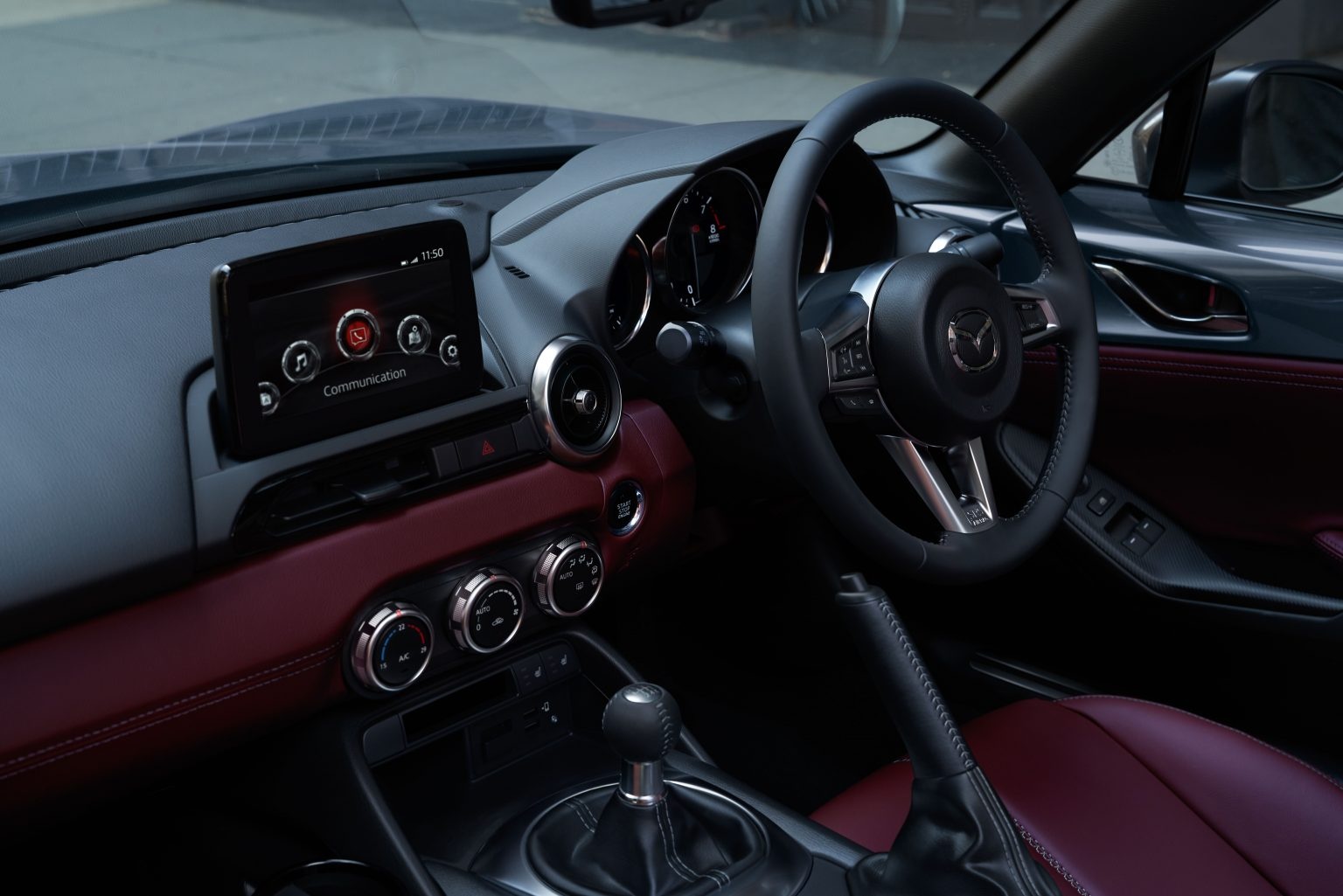 Mazda ra mat MX-5 phien ban R-Sport gioi han 150 chiec anh 4