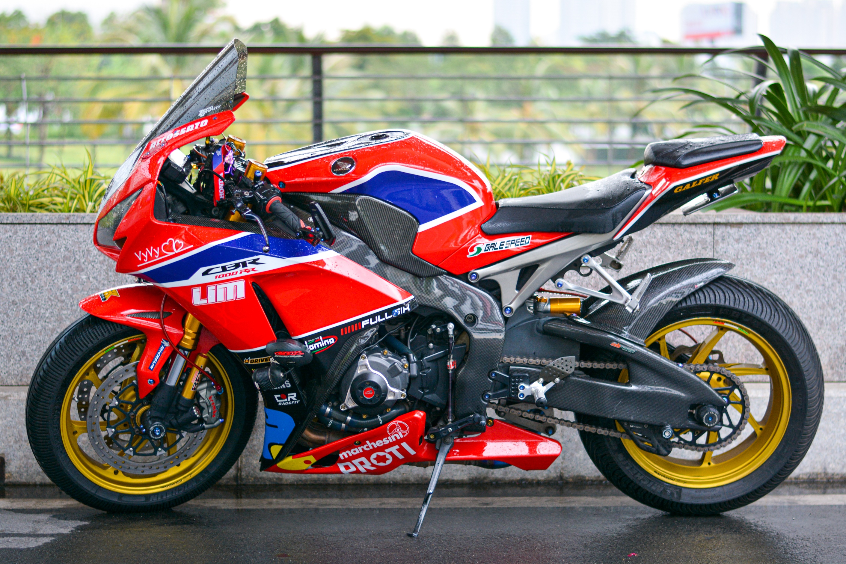 Honda CBR1000RR cùng loạt đồ chơi đắt tiền ảnh 2 Honda CBR1000RR cung loat do choi dat tien anh 2