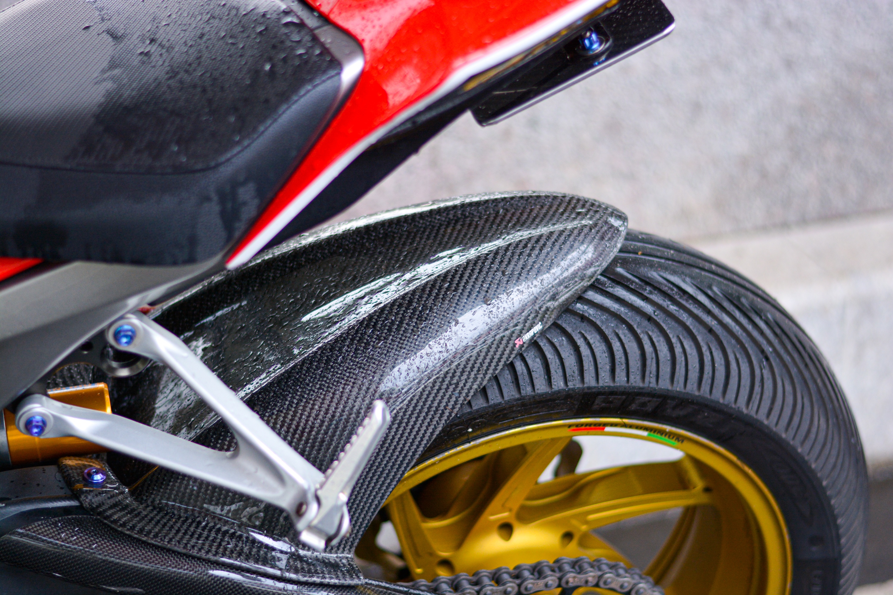 Honda CBR1000RR cùng loạt đồ chơi đắt tiền ảnh 14 Honda CBR1000RR cung loat do choi dat tien anh 14