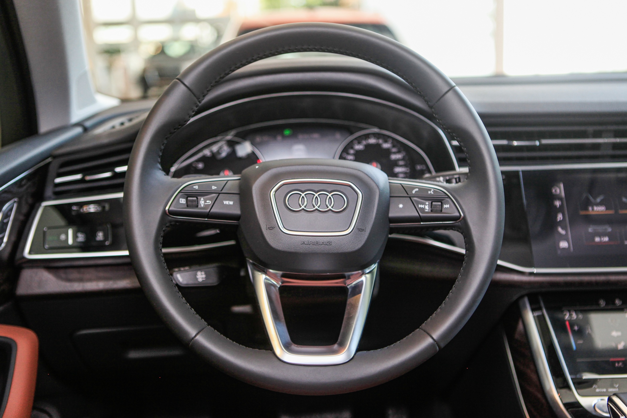 Chi tiết Audi Q7 2020 vừa ra mắt tại VN ảnh 10 Chi tiet Audi Q7 2020 vua ra mat tai VN anh 10