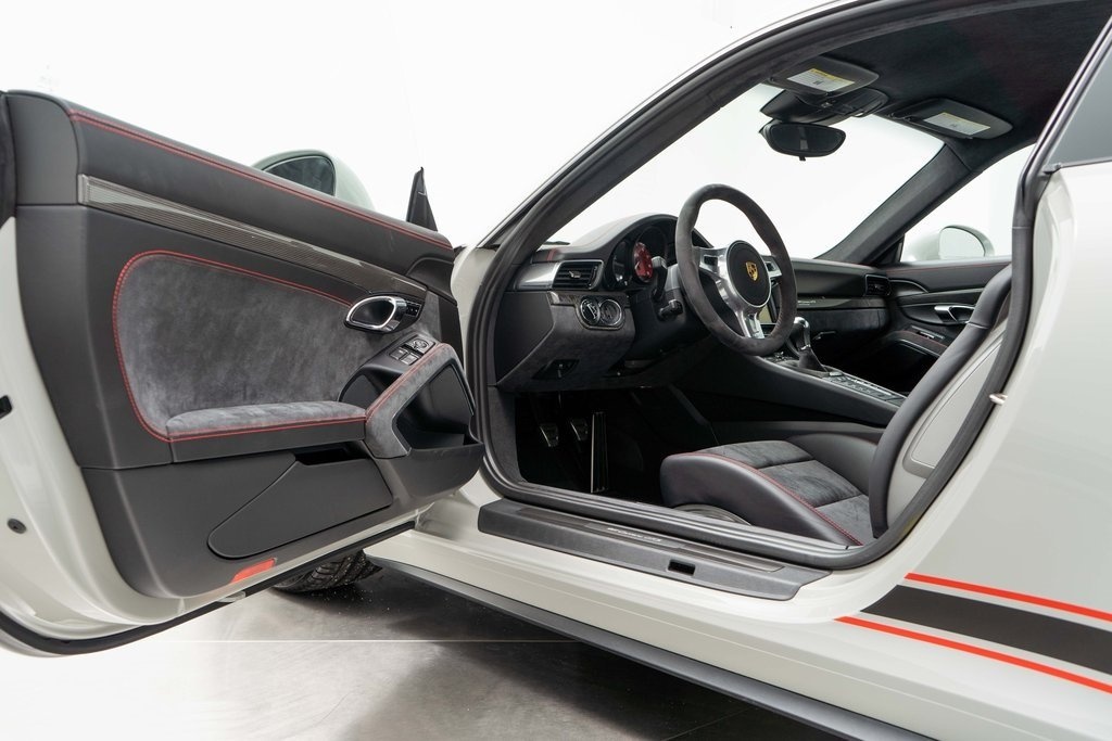 Chi tiet Porsche 911 Carrera GTS Rennsport Reunion anh 8