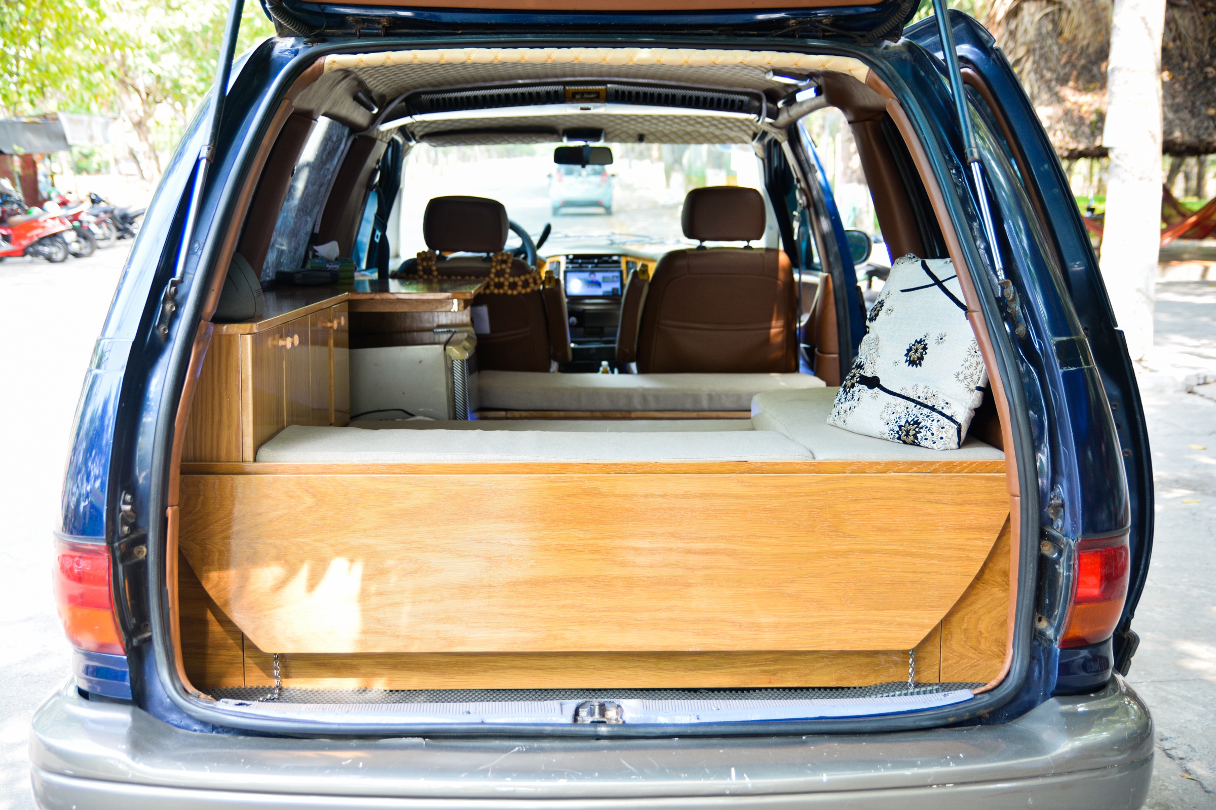 Toyota Previa phiên bản nhà di động của dân chơi Việt ảnh 5 Toyota Previa phien ban nha di dong cua dan choi Viet anh 5