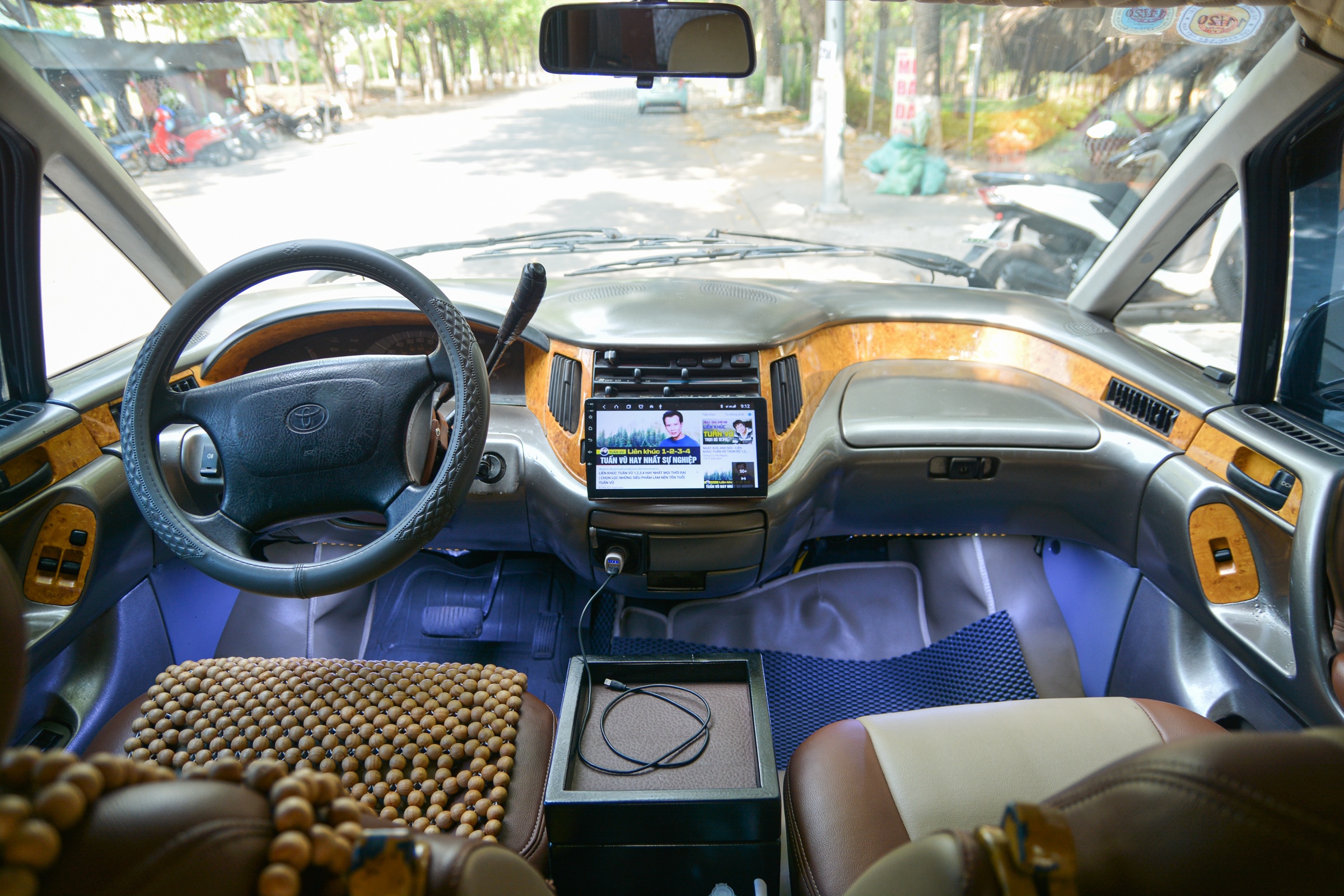 Toyota Previa phiên bản nhà di động của dân chơi Việt ảnh 7 Toyota Previa phien ban nha di dong cua dan choi Viet anh 7