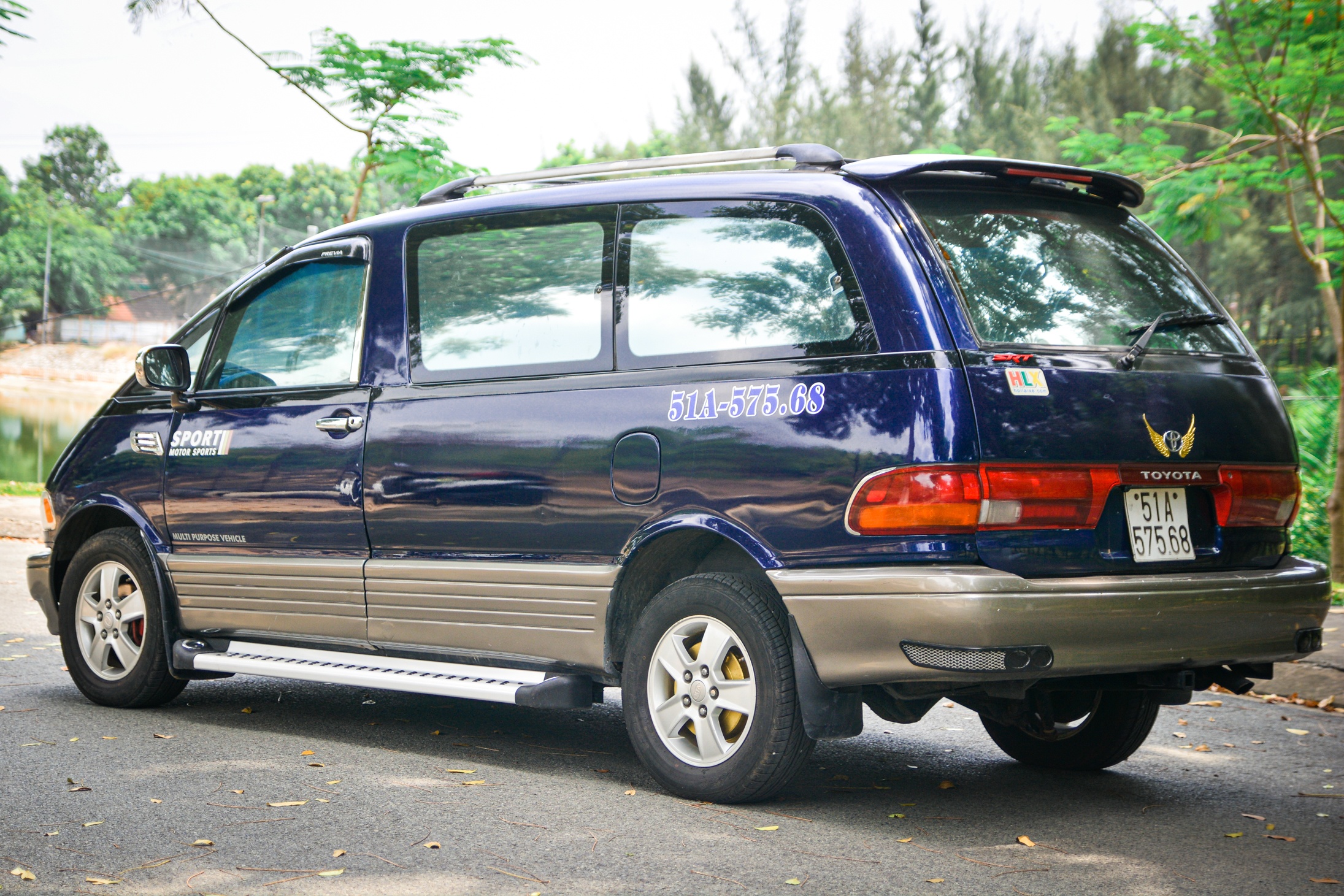 Toyota Previa phien ban nha di dong gia 170 trieu tai TP.HCM hinh anh