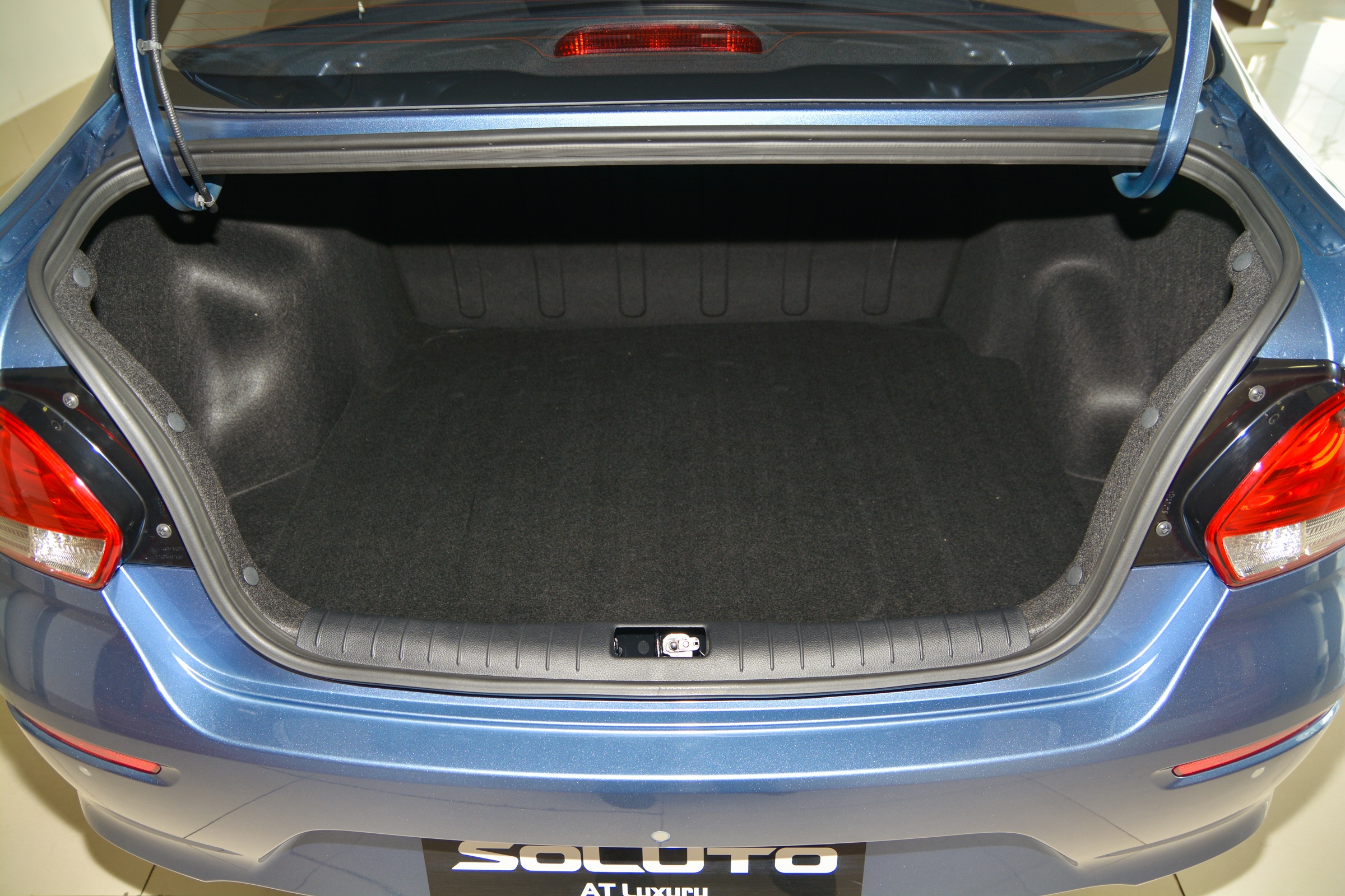 Kia Soluto AT Luxury ve dai ly anh 14