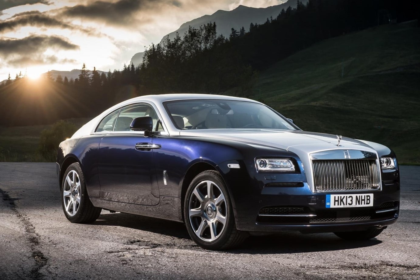 6 mau xe co dong co lon nhat the gioi,  tu Bentley den Bugatti anh 6