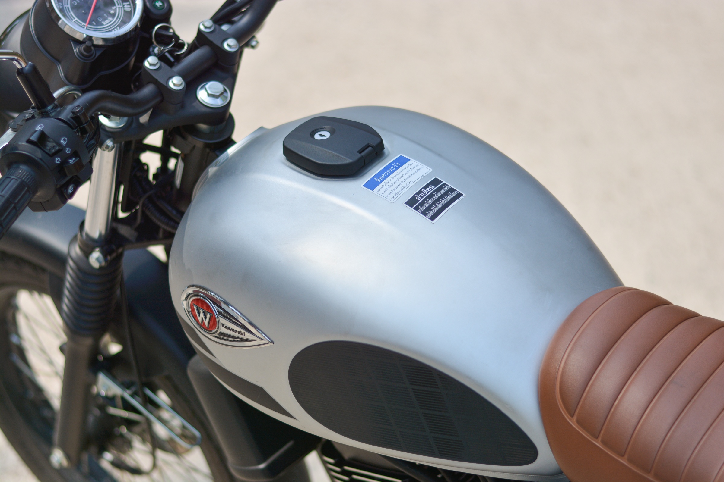 Kham pha Vung Tau voi Kawasaki W175 - dong co em ai,  giam xoc kho chiu anh 3