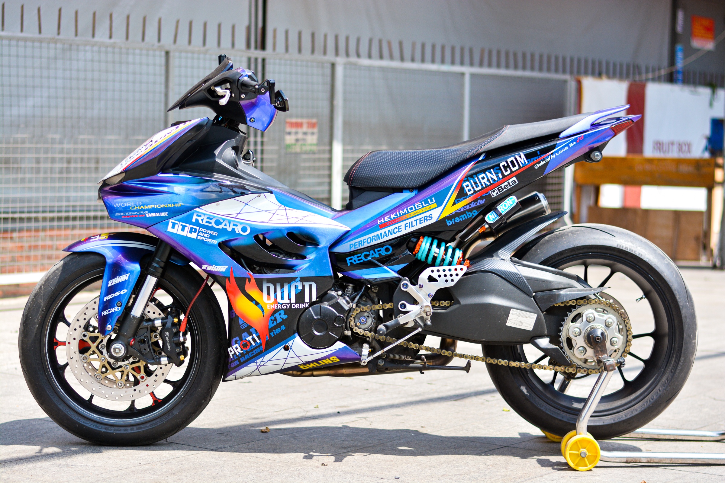 Yamaha Exciter do dan ao moto YZF-R1 anh 1