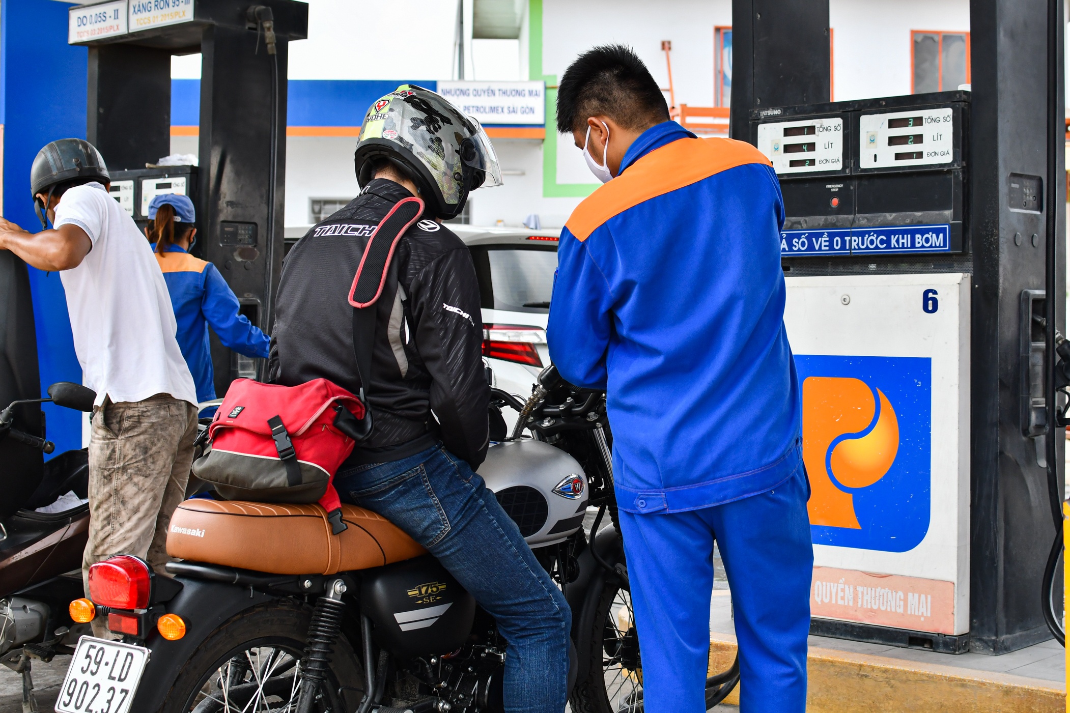 Kham pha Vung Tau voi Kawasaki W175 - dong co em ai,  giam xoc kho chiu anh 5