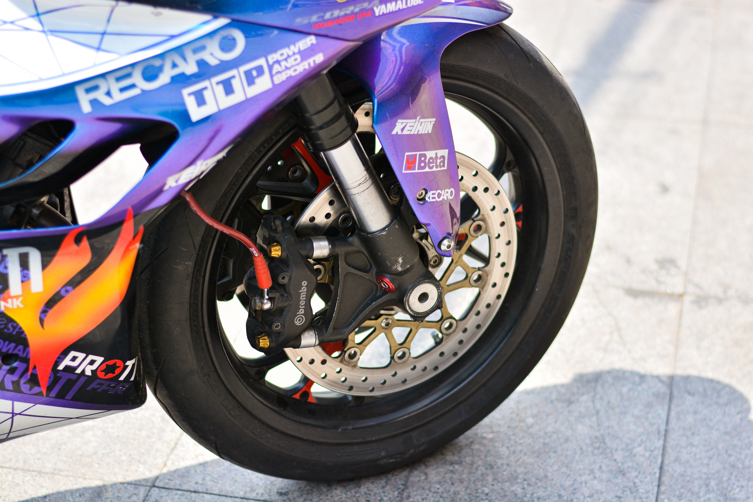 Yamaha Exciter do dan ao moto YZF-R1 anh 4