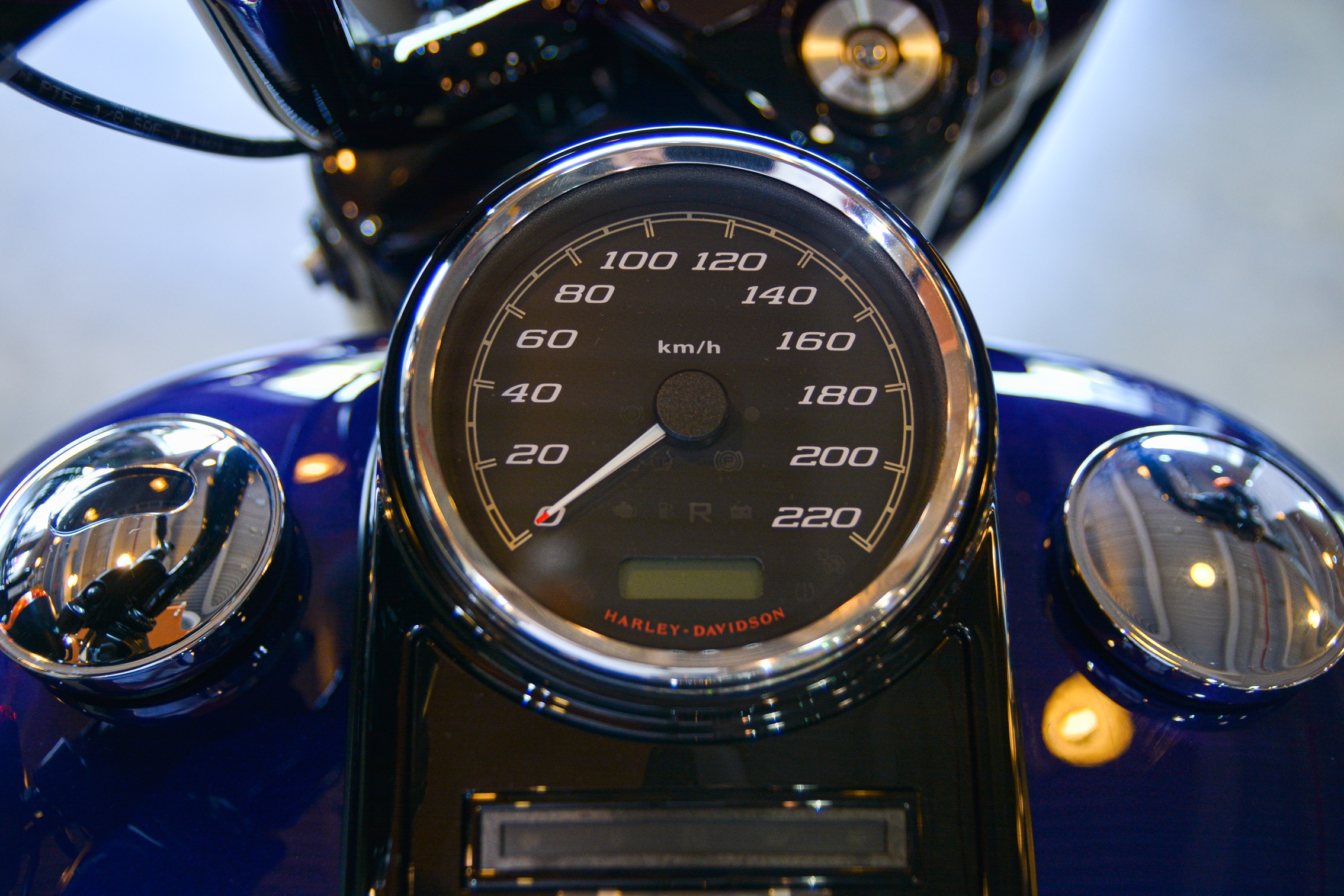 Chi tiết Harley-Davidson Road King Special - xe touring giá hơn 1 tỷ ảnh 9 Chi tiet Harley-Davidson Road King Special - xe touring gia hon 1 ty anh 9