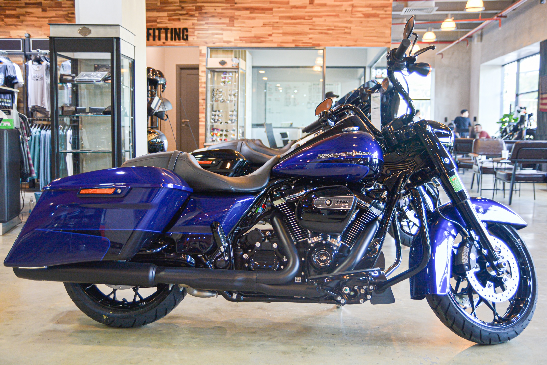Chi tiết Harley-Davidson Road King Special - xe touring giá hơn 1 tỷ ảnh 14 Chi tiet Harley-Davidson Road King Special - xe touring gia hon 1 ty anh 14