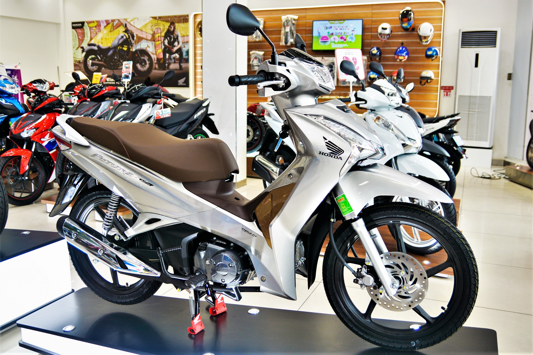 Honda Future FI 2020 ve dai ly - loai bo cong tac den, them mau moi hinh anh