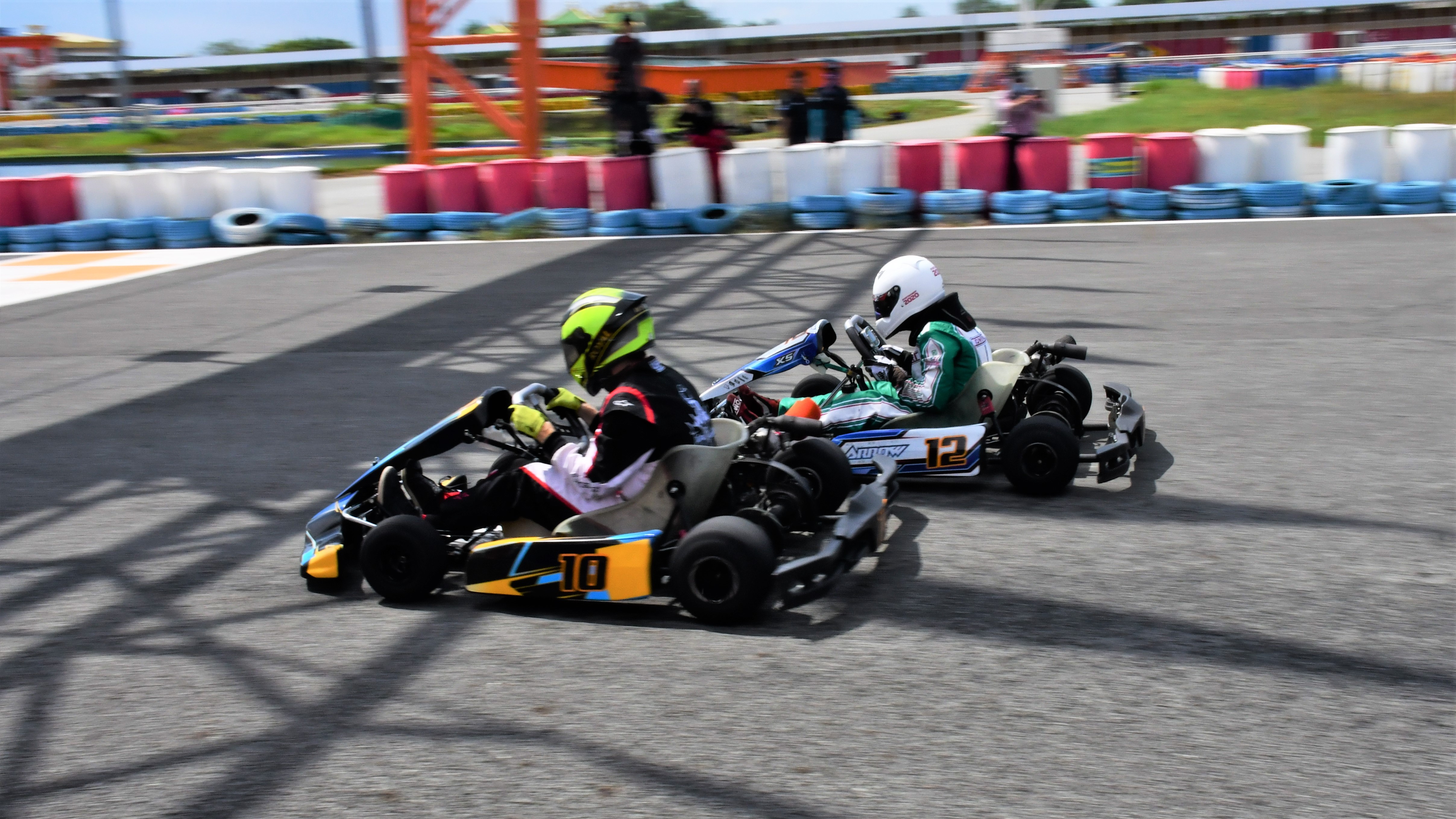 Trải nghiệm thi đấu Go-Kart sau khi chơi các môn đua xe khác ảnh 13 Trai nghiem thi dau Go-Kart sau khi choi cac mon dua xe khac anh 13