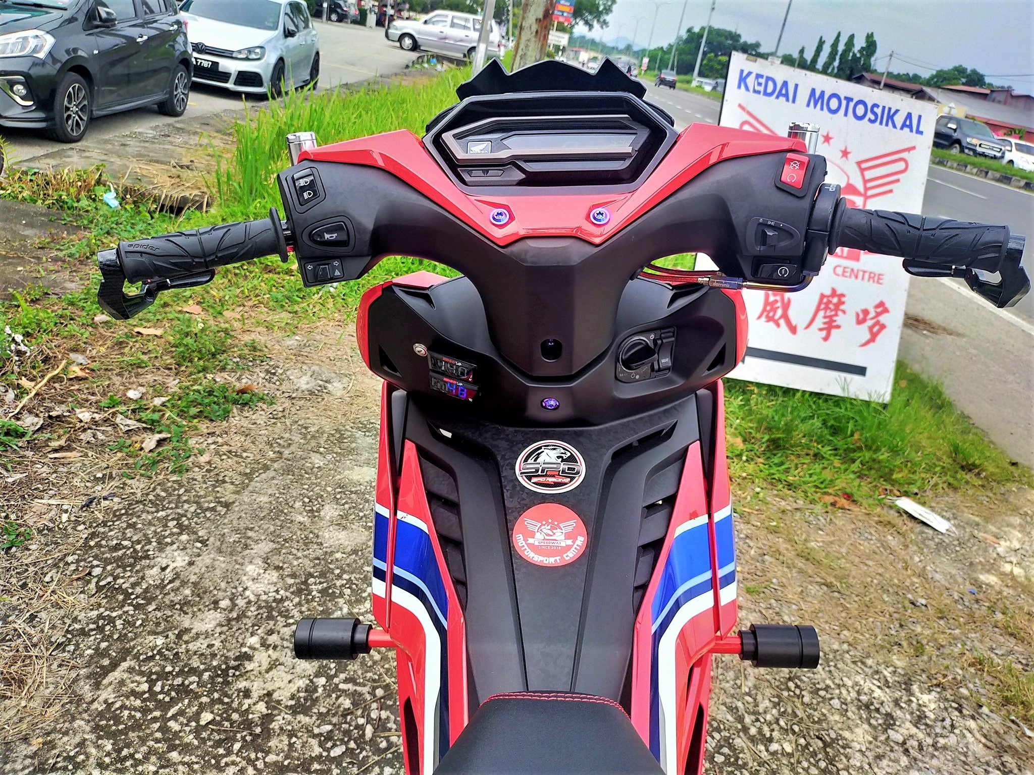 Honda Winner X voi ban do dac biet cua dan choi Malaysia anh 5