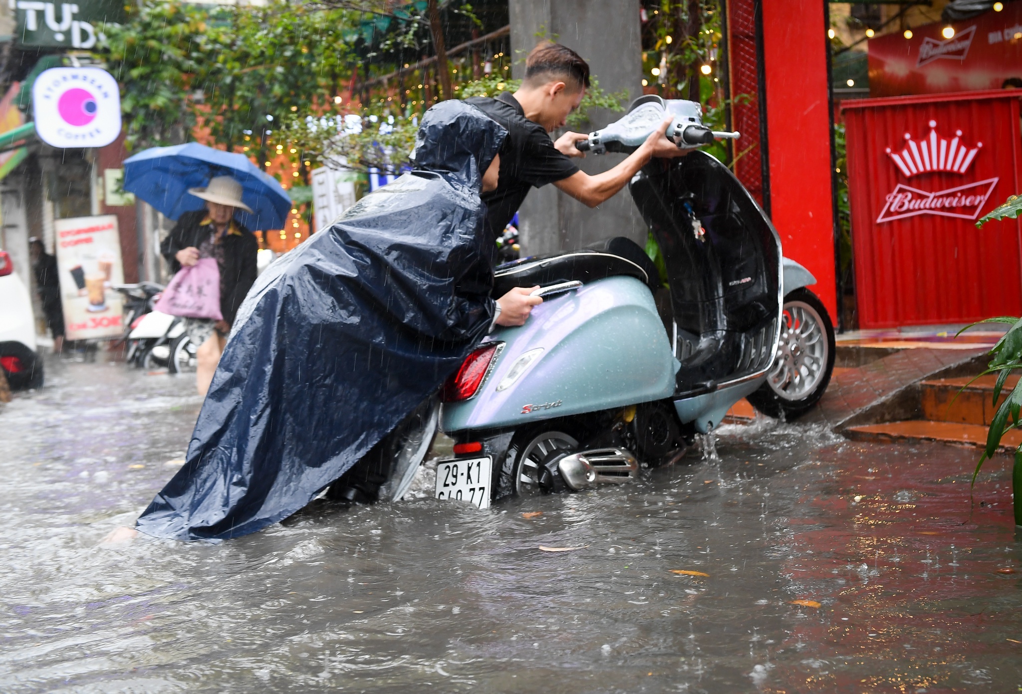 Xe may di chuyen qua vung nuoc ngap can phai lam gi? anh 5