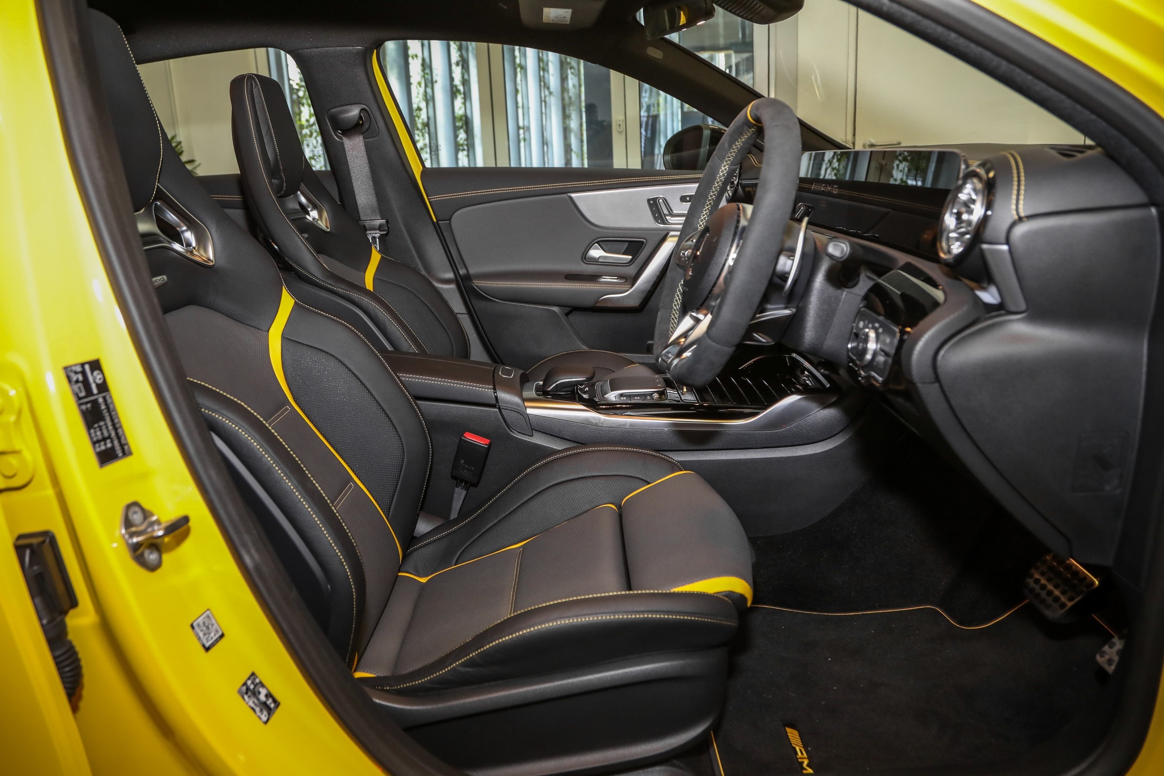 Ra mat Mercedes-AMG A45 S 4Matic Edition 1,  san xuat gioi han 20 xe anh 10