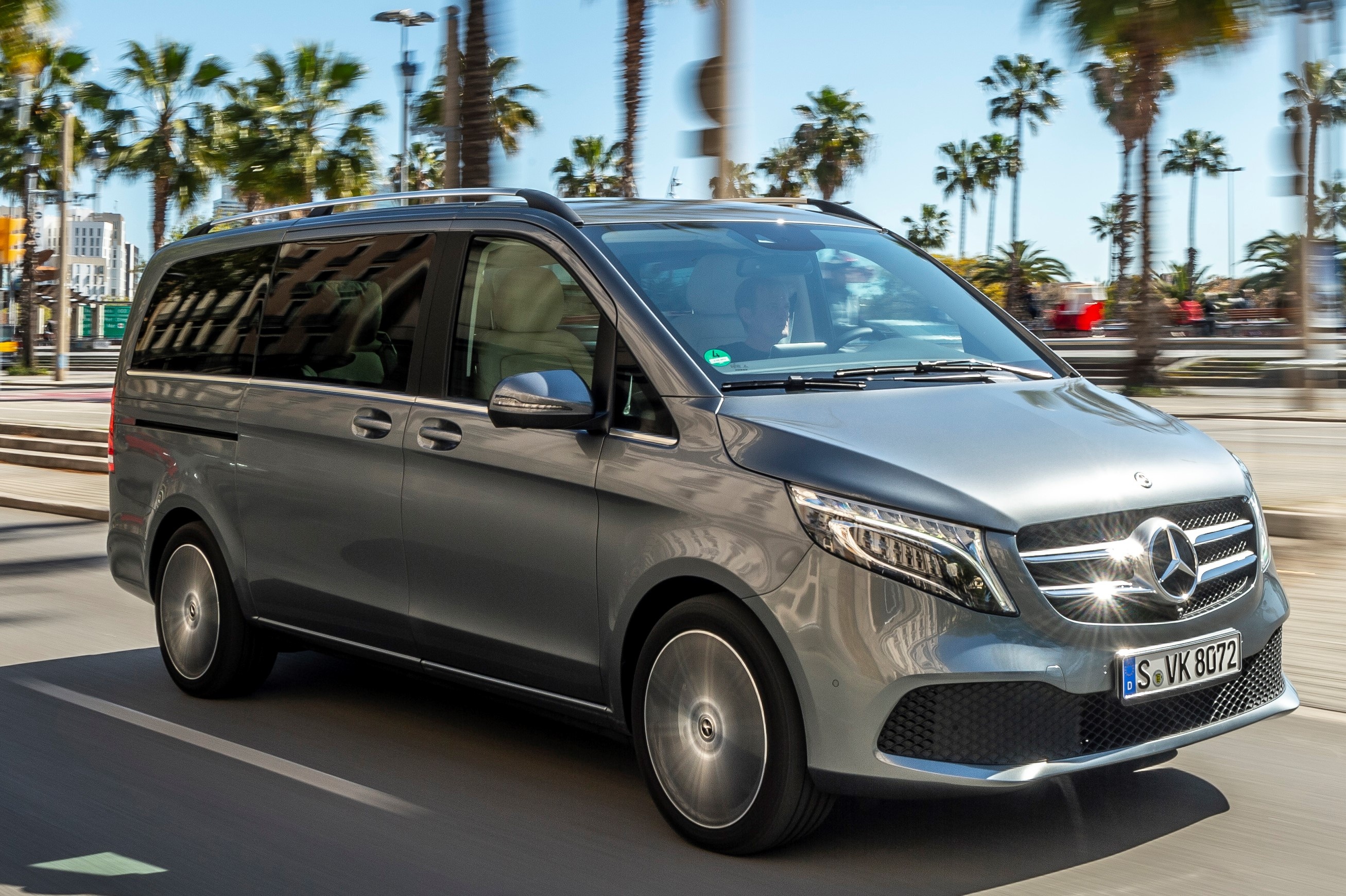 Mua MPV 9 chỗ hạng sang chọn Mercedes V-Class hay Toyota Graniva? ảnh 15 Mua MPV 9 cho hang sang chon Mercedes V-Class hay Toyota Graniva? anh 15