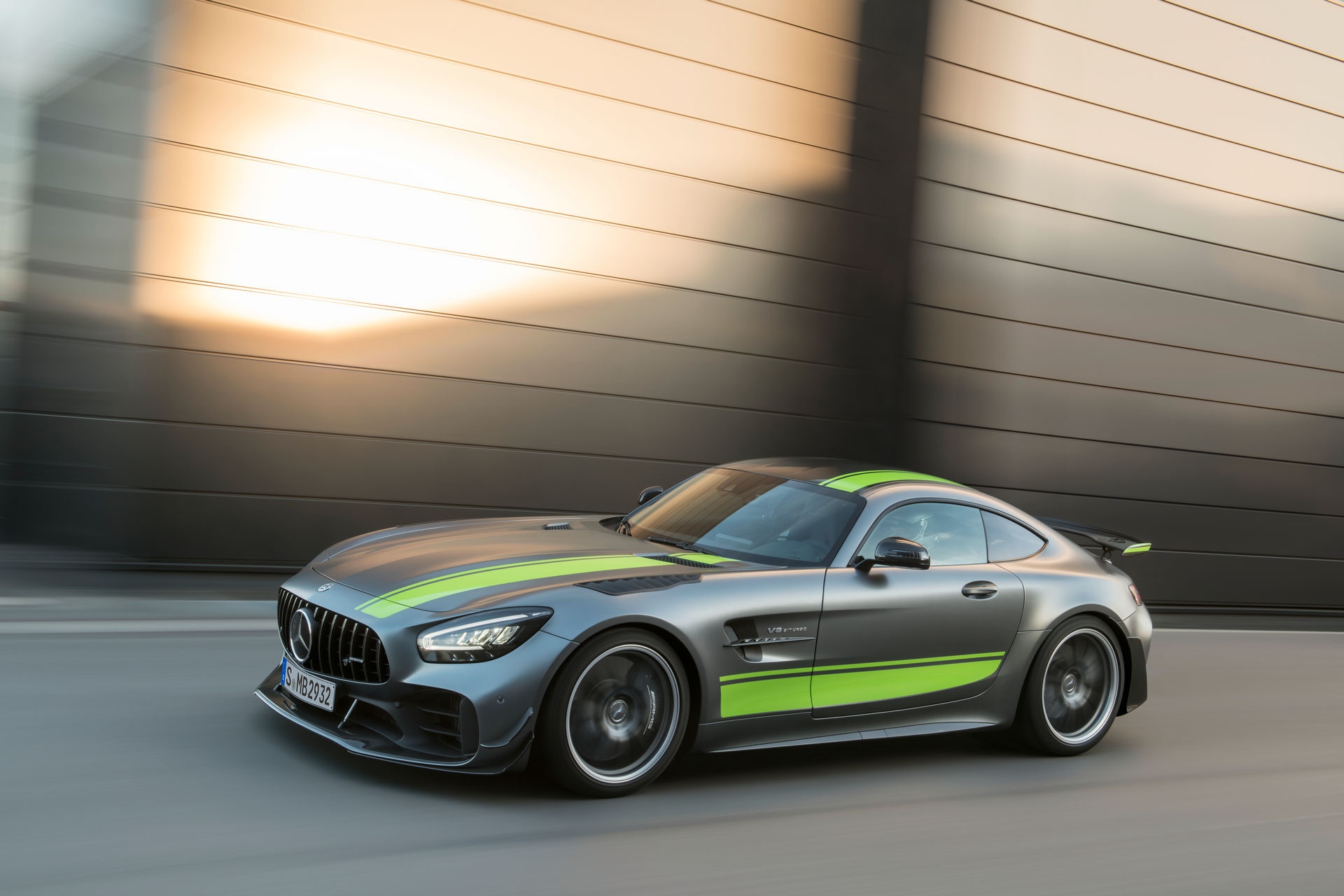 Ra mắt Mercedes-AMG GT R Pro 2021 tại Australia,  giới hạn 15 chiếc ảnh 11 Ra mat Mercedes-AMG GT R Pro 2021 tai Australia,  gioi han 15 chiec anh 11